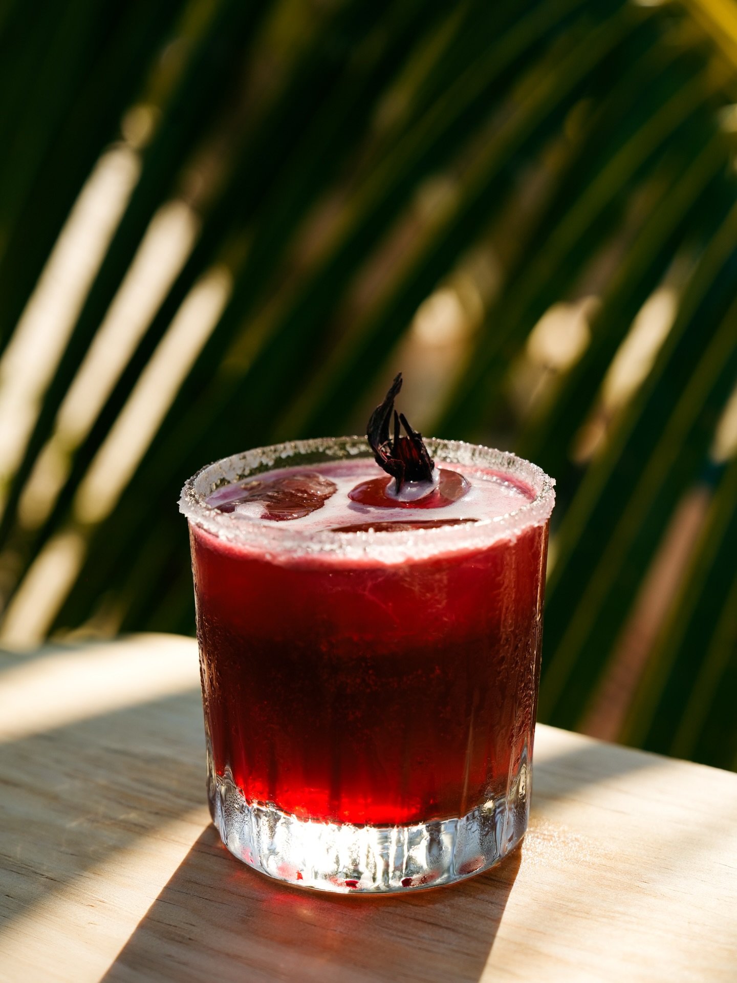 If life gives you flowers, make a Jamaica margarita🌺

&middot; 2 oz tequila
&middot; 1 oz triple sec
&middot; 1 oz fresh lime juice
&middot; 0.5 oz simple syrup (optional)
&middot; 0.5 oz hibiscus infusion

Shake with ice. Serve chilled.