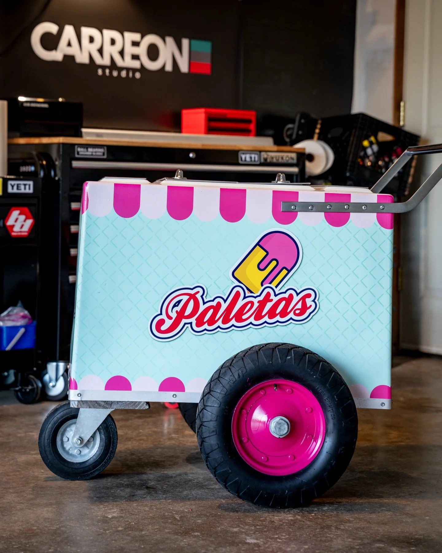 Restauraci&oacute;n completa a este carrito de paletas ✨ 🍦 

Lo restauramos, lo rotulamos y lo dejamos listo para destacar.

Hacemos que tu equipo se vea bien&hellip; y venda mejor.

🚀 Let&rsquo;s take your setup to the next level.
#CarreonStudio #