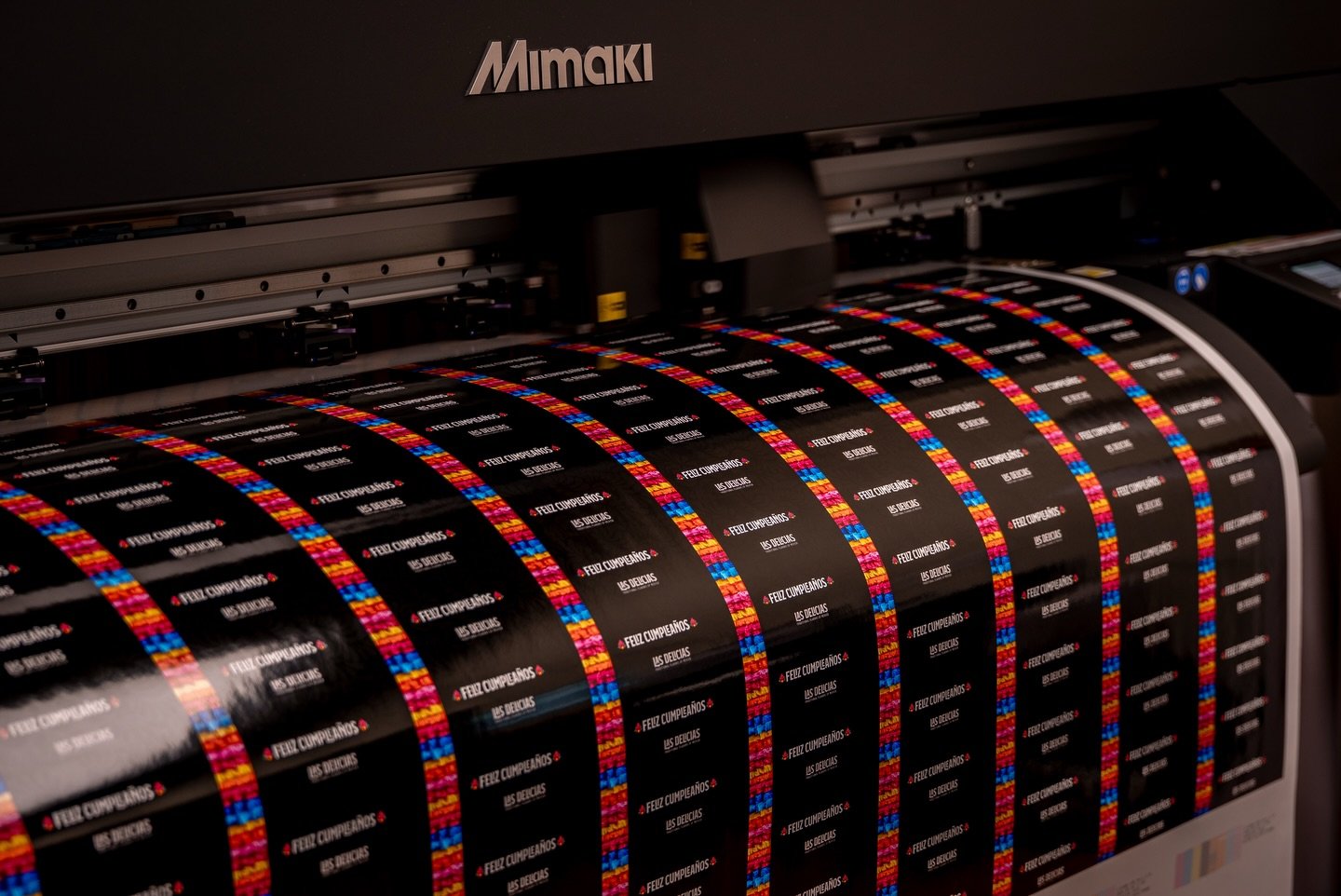 Precision printing, bold colors, and custom designs made to elevate your brand.
Built for restaurants that care about every detail.
