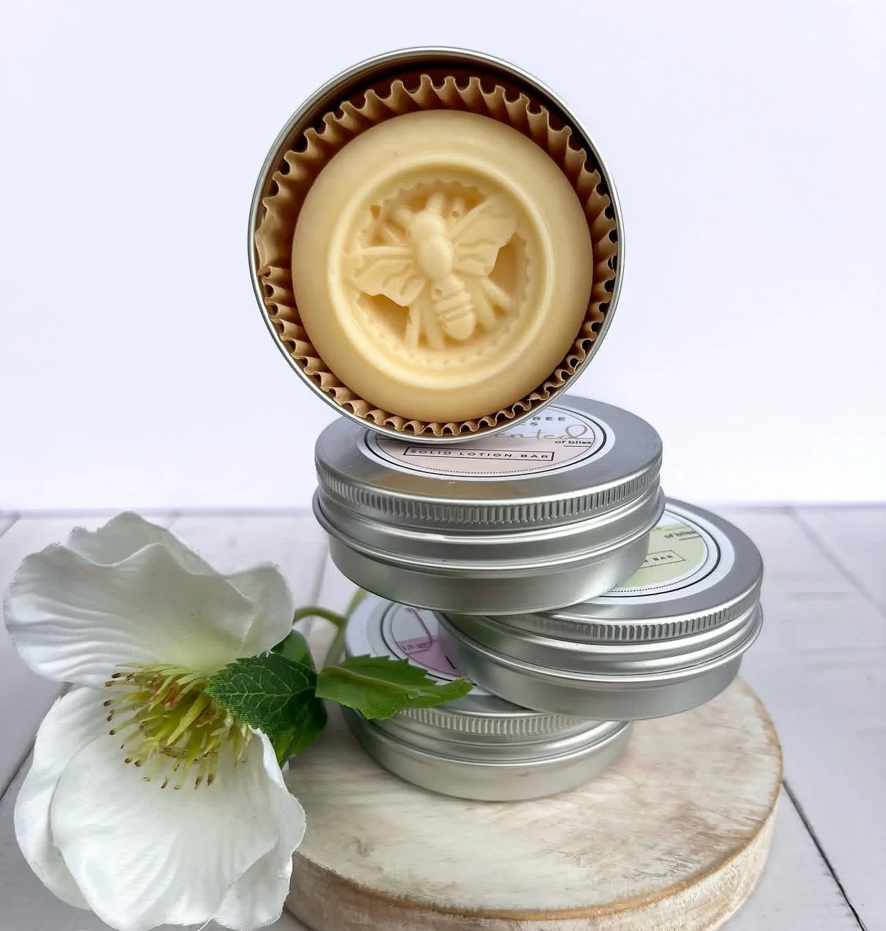 Lotion bar in lavender, lemongrass, sweet orange and unscented.  Contains beeswax, shea butter, coconut oil, mango butter, vitamin e, essential oils