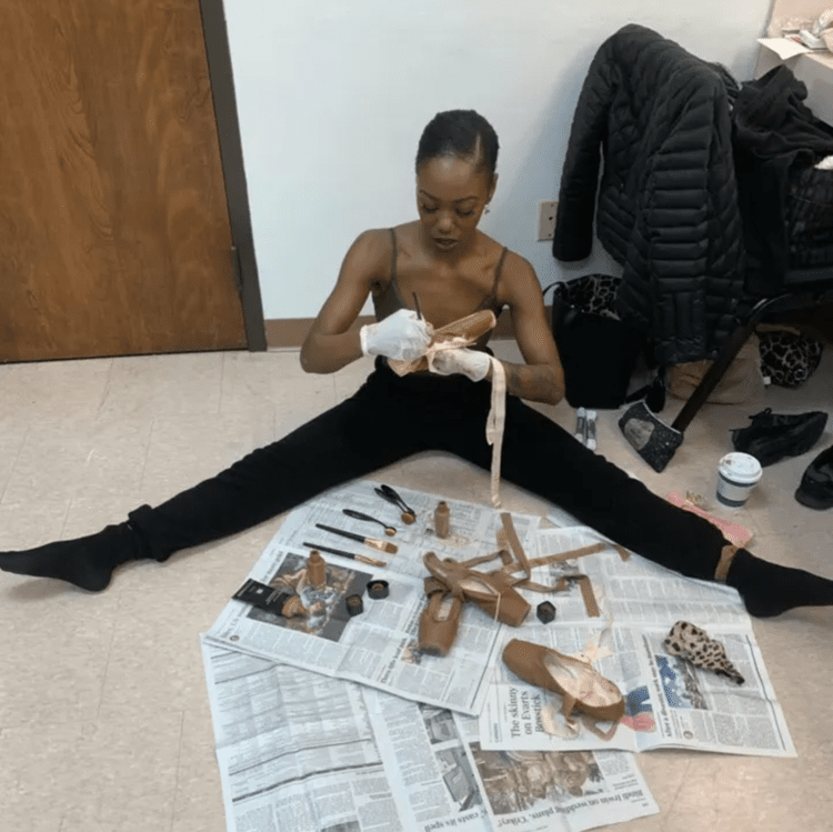 Dying_pointe_shoes.png