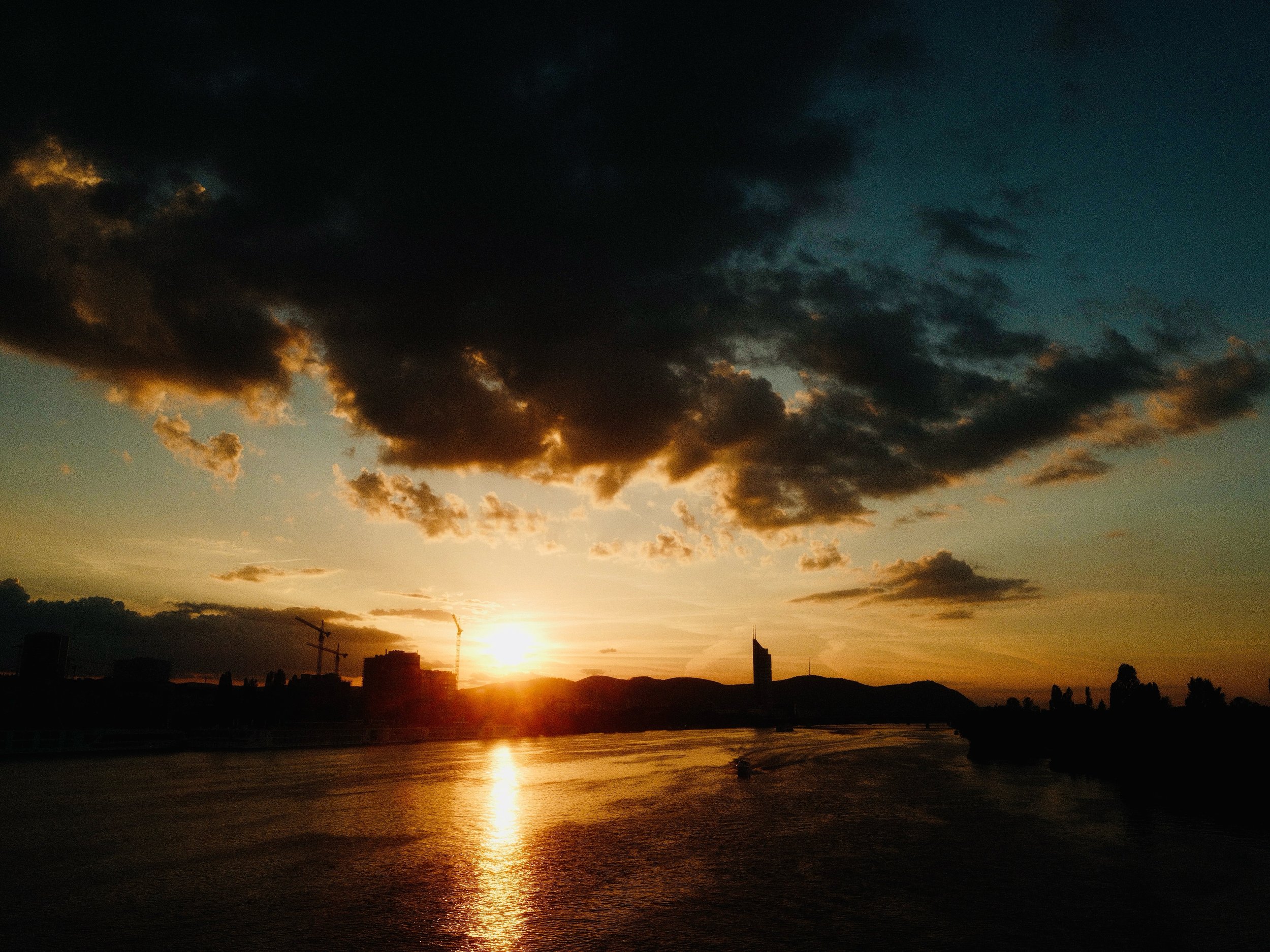 Sunset over the danube in #vieena #wien #austria #sunset