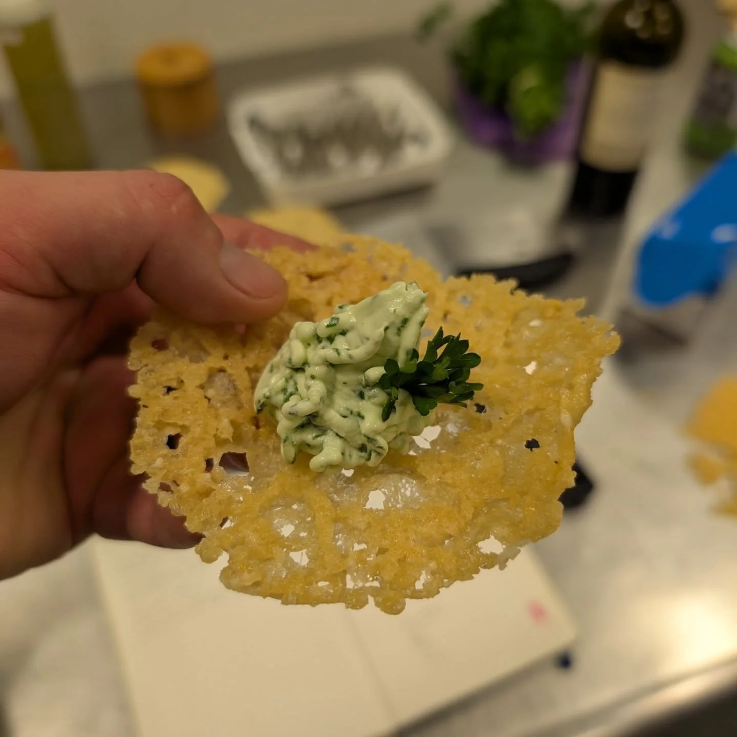 I had some excess kitchen time so we decided to have a little cook off. We all cooked dishes we had never done before and I think they all turned out great. Tell me in the comments one dish you've never cooked you like to try making?

🍖🔪♨️

#RI #Rh