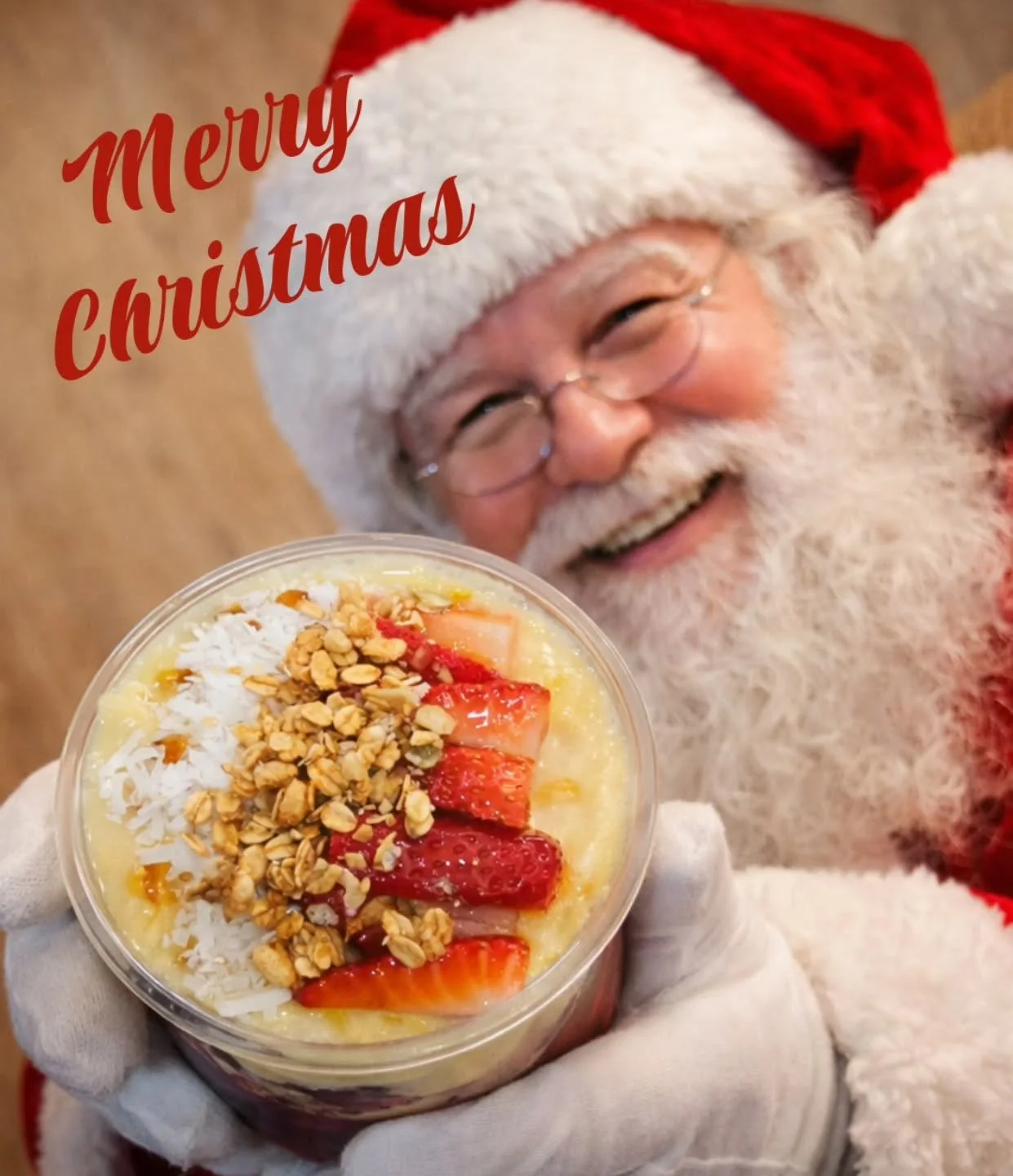 We left Santa a smoothie bowl instead of cookies 🍍🍓 Santa approved 😉 Wishing everyone a magical Christmas from all of us at Juice Buzz ✨️