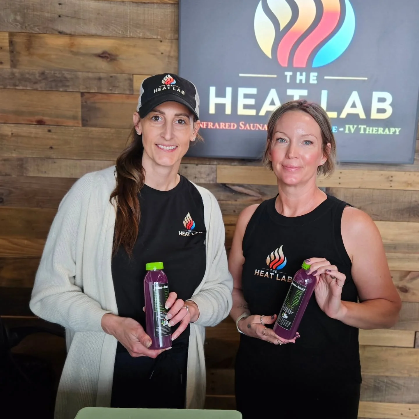 @theheatlabsauna in Prince Frederick are officially Juice Buzz carriers! I had the pleasure of dropping off our Butterfly Lemonade this afternoon to Erin 🦋 They were already taking shots as I exited the building Lol 🥃

Pop in for a Red Light Therap