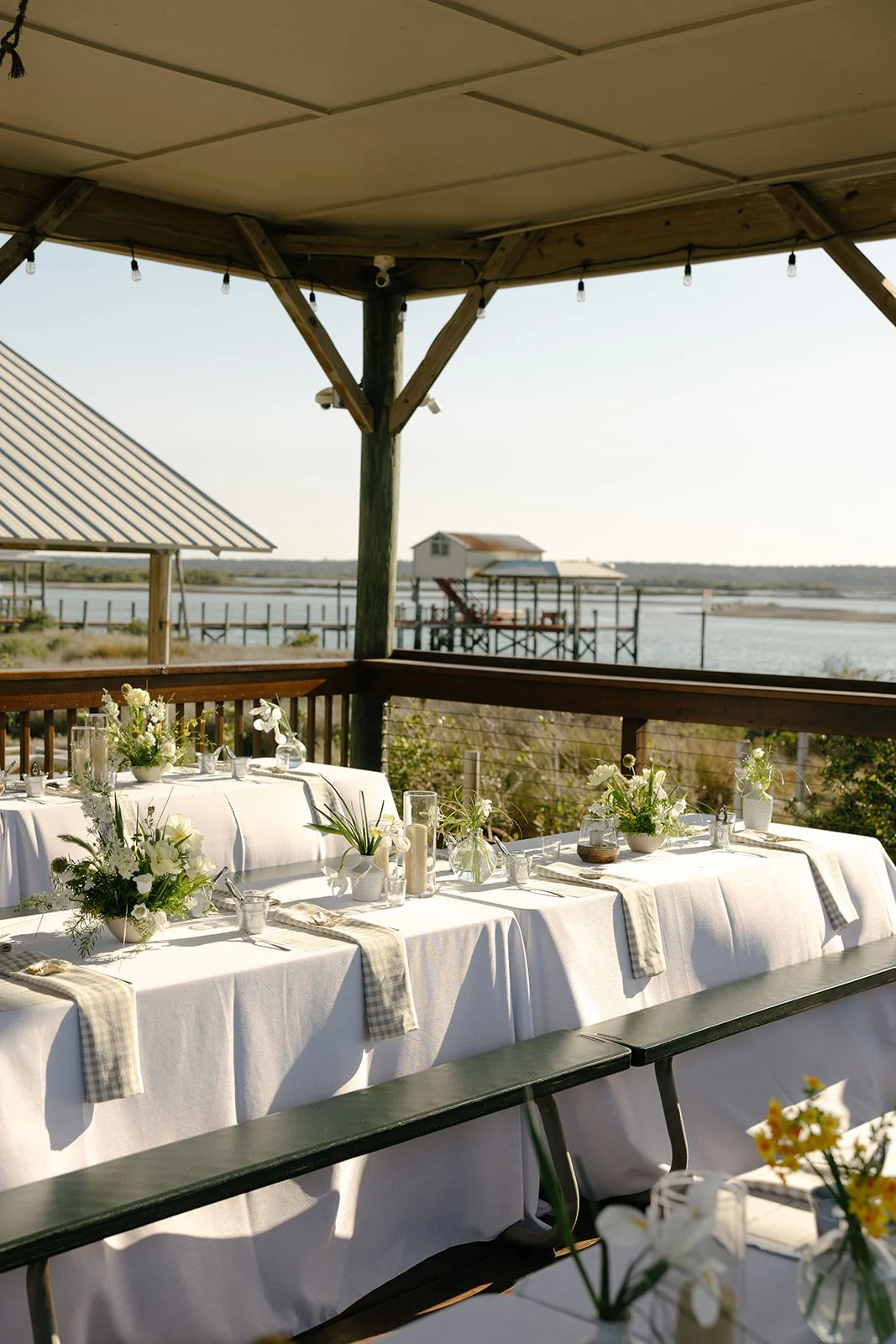 louisiana-crawfish-boil-wedding-table.jpg