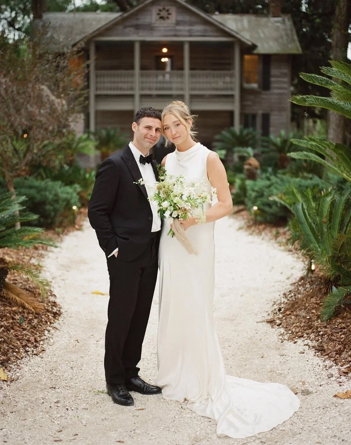 la-venture-grove-florida-wedding-bride-and-groom.jpg