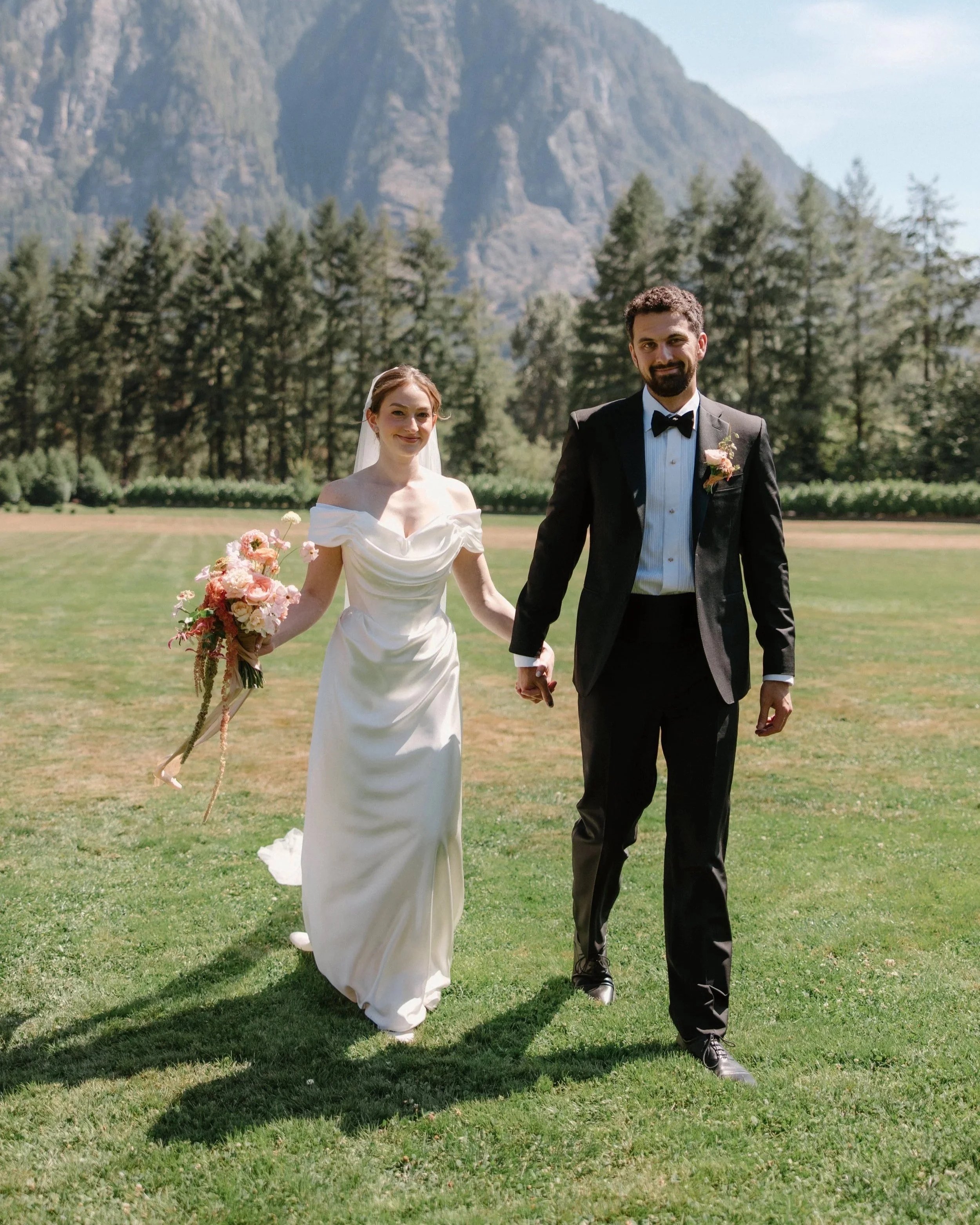 north-fork-farms-washington-summer-wedding.jpg
