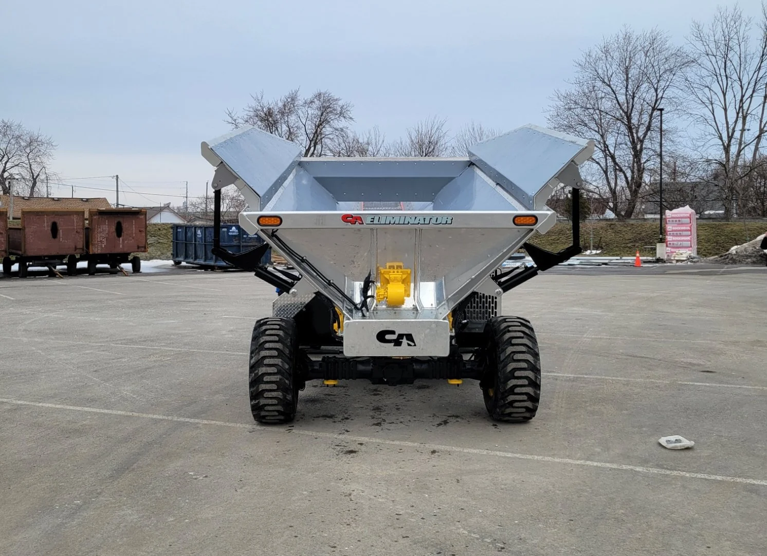 Eliminator stone spreader equipment.
