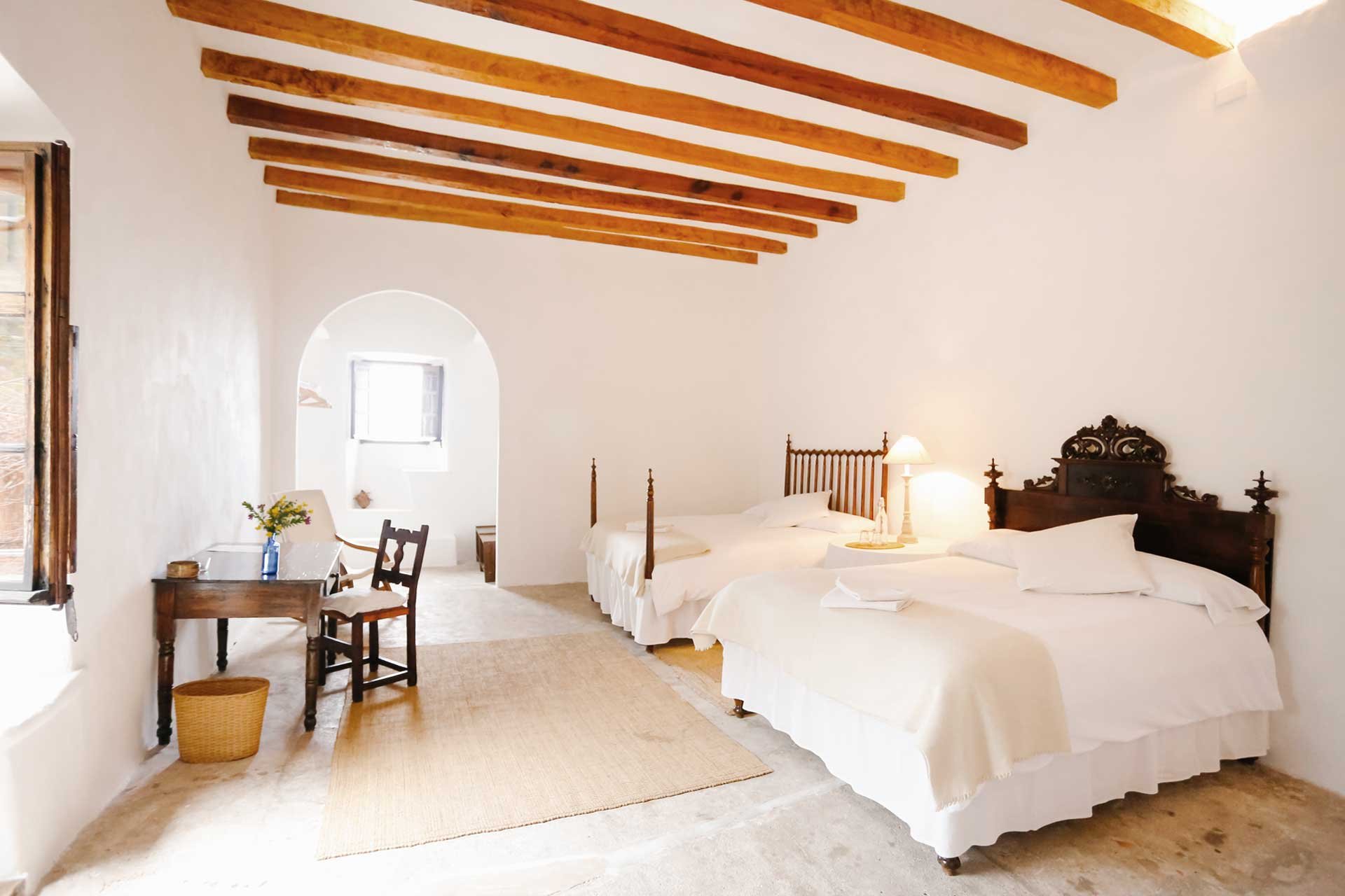 son-rullan_country-house_islas-baleares-spain_interior-double-bedroom-1734630460894.jpeg