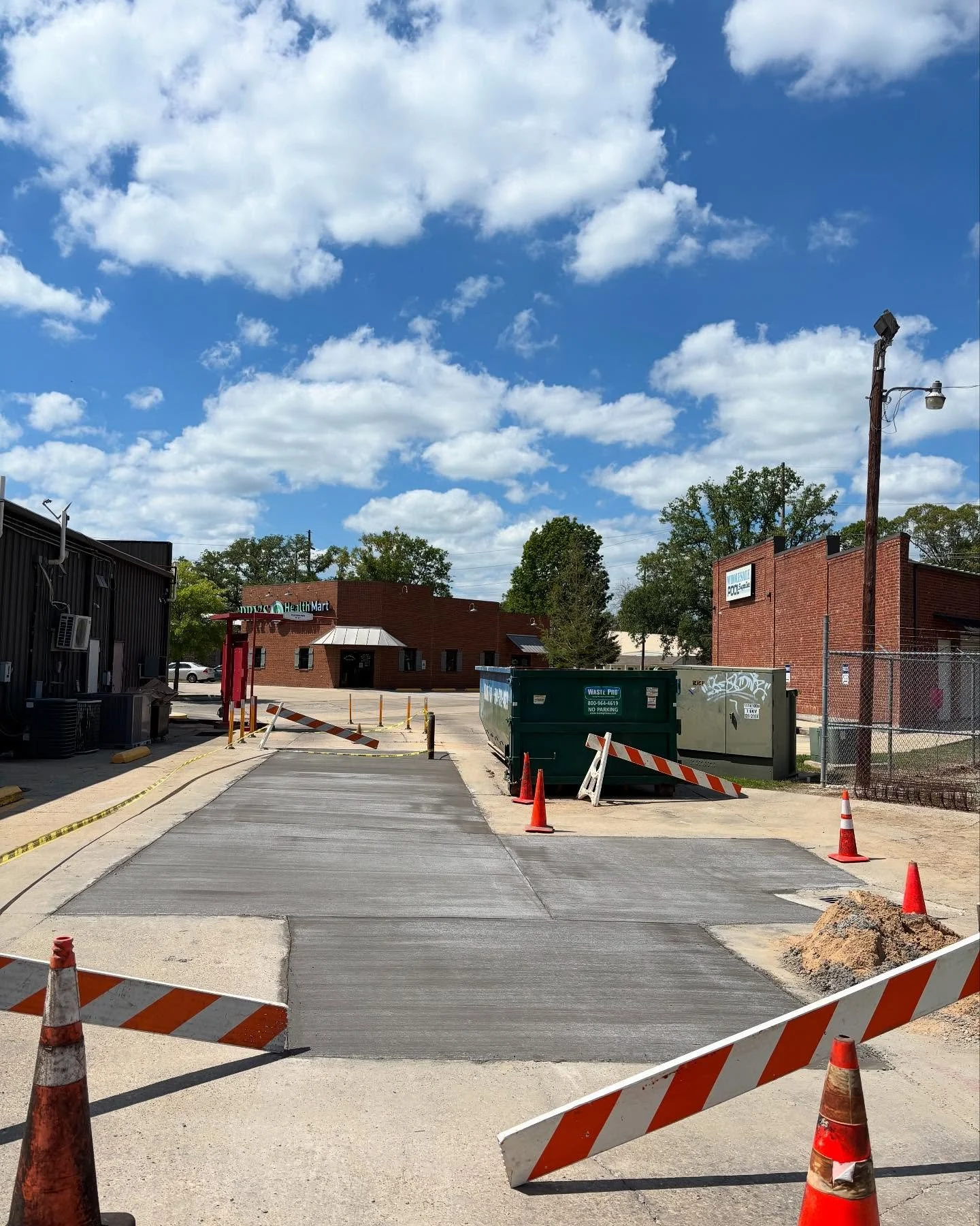 Parking lot demo/pour.

#construction 
#concrete