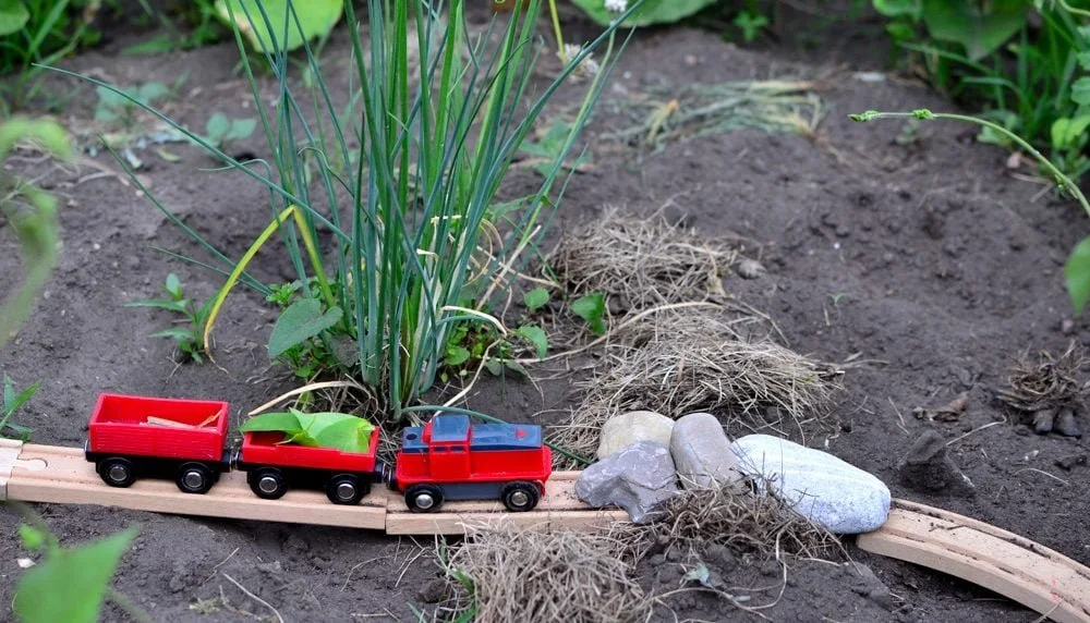 build-an-outdoor-railroad-in-your-backyard-engineering-challenge-80-e1518225865342.jpg