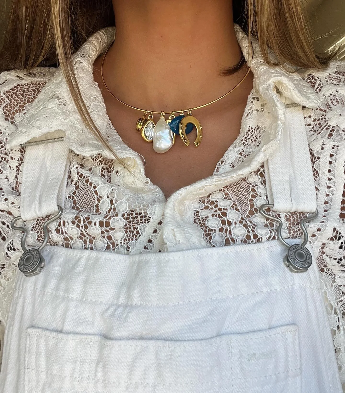Add to your collar necklace collection today&hellip; or start one! 😉🛒