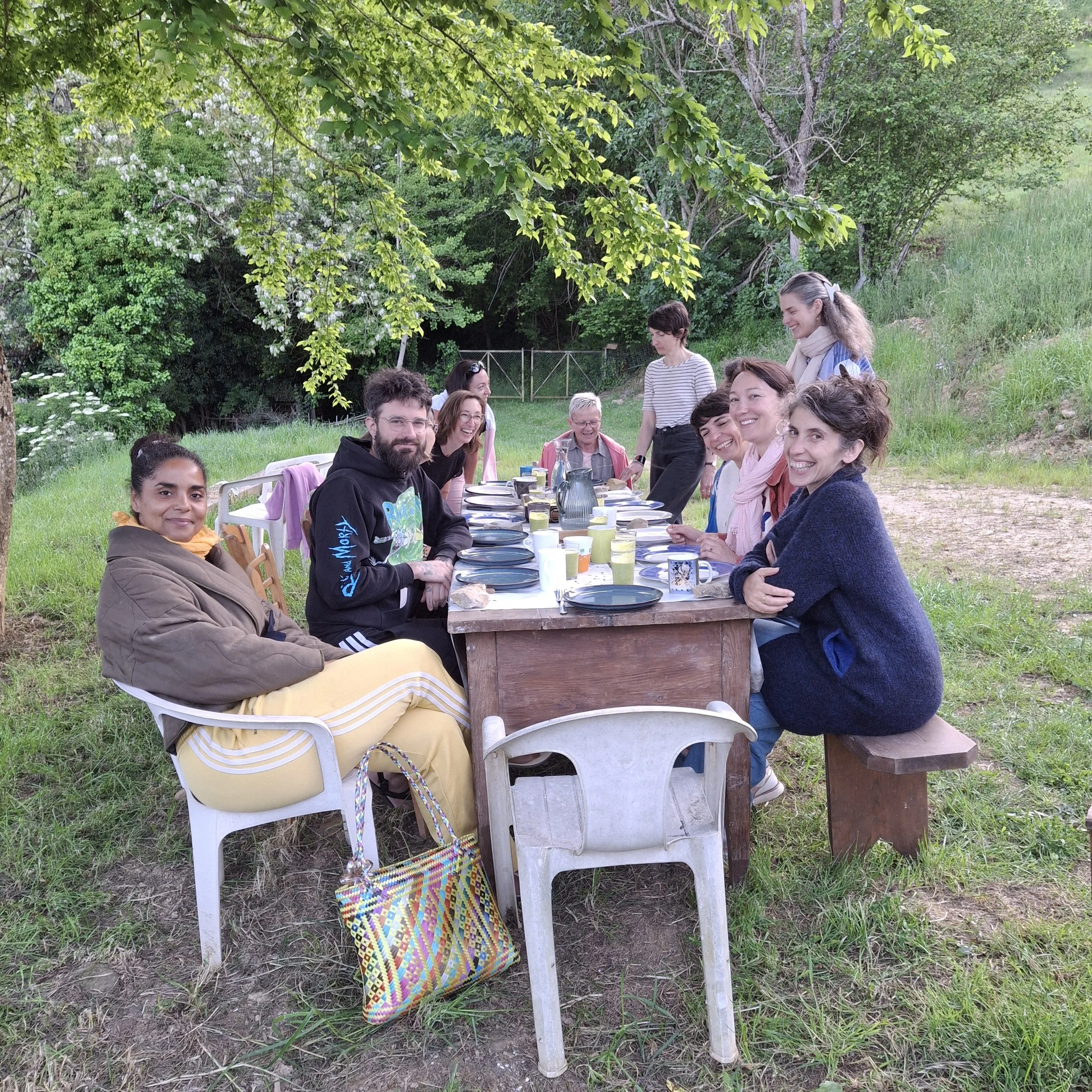 Espace repas pour groupes dans domaine près de Limoux.