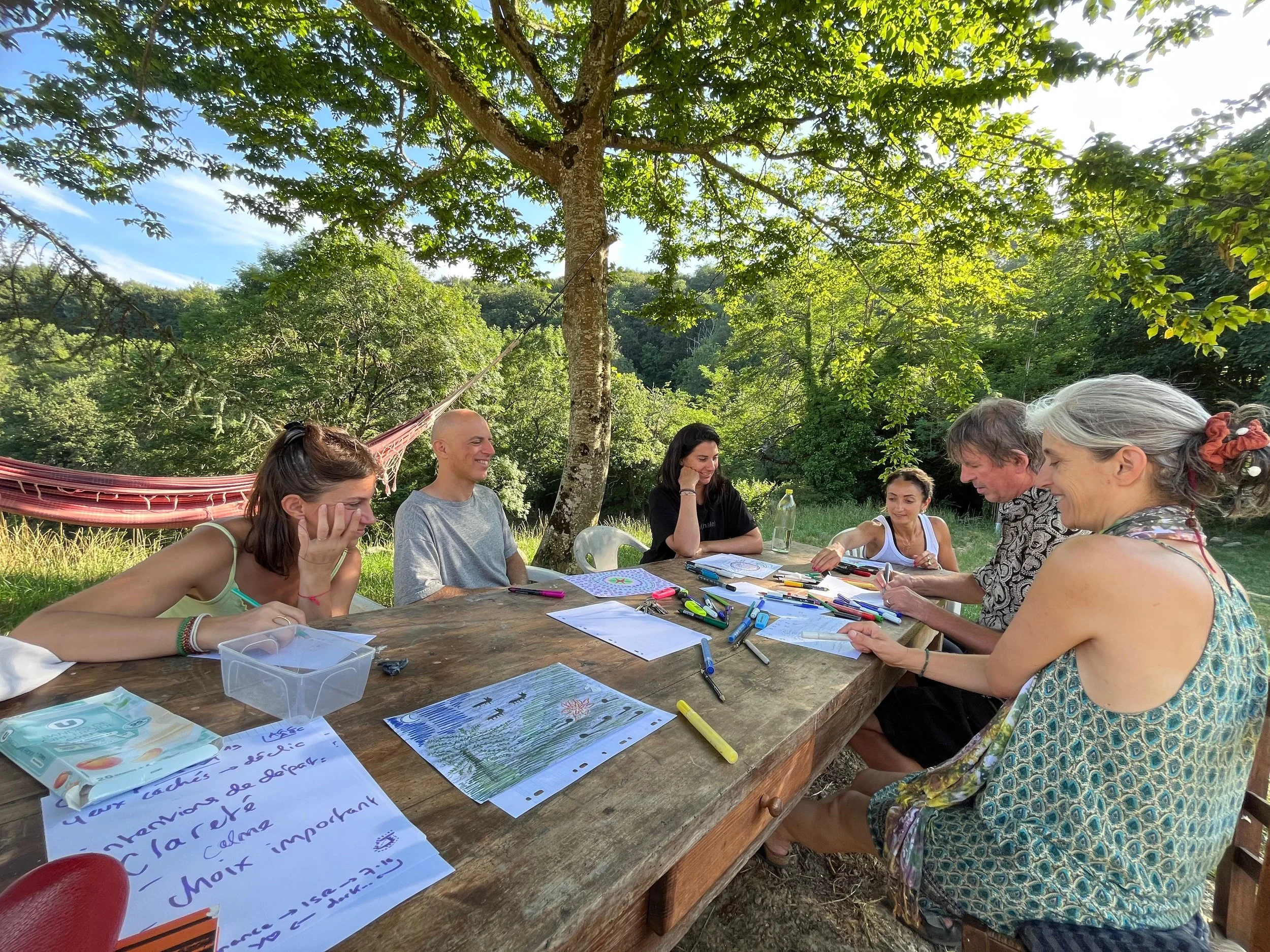 Location de lieu de retraite yoga en Occitanie, entre Aude et Pyrénées. Gîte écologique de groupe, salle de pratique, cuisine ayurvédique et hébergement 15 personnes. Un lieu de stage bien-être accessible depuis Toulouse et Montpellier.