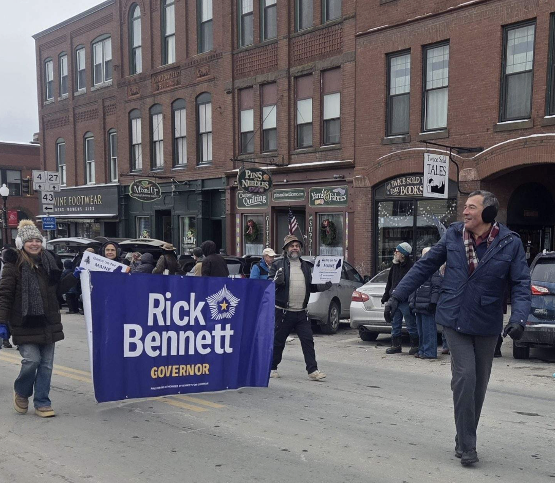 Independent gubernatorial candidate Rick Bennett attends earmuff festival, outlines political platform