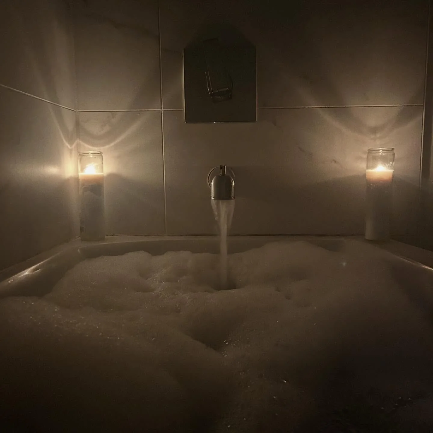 Soaking up these final moments. The final moments of feeling my sweet baby inside of me. Of being a couple without kids together to having brought this human being &mdash; this soul &mdash; that&rsquo;s alive in this world. Of only having 1 person wh