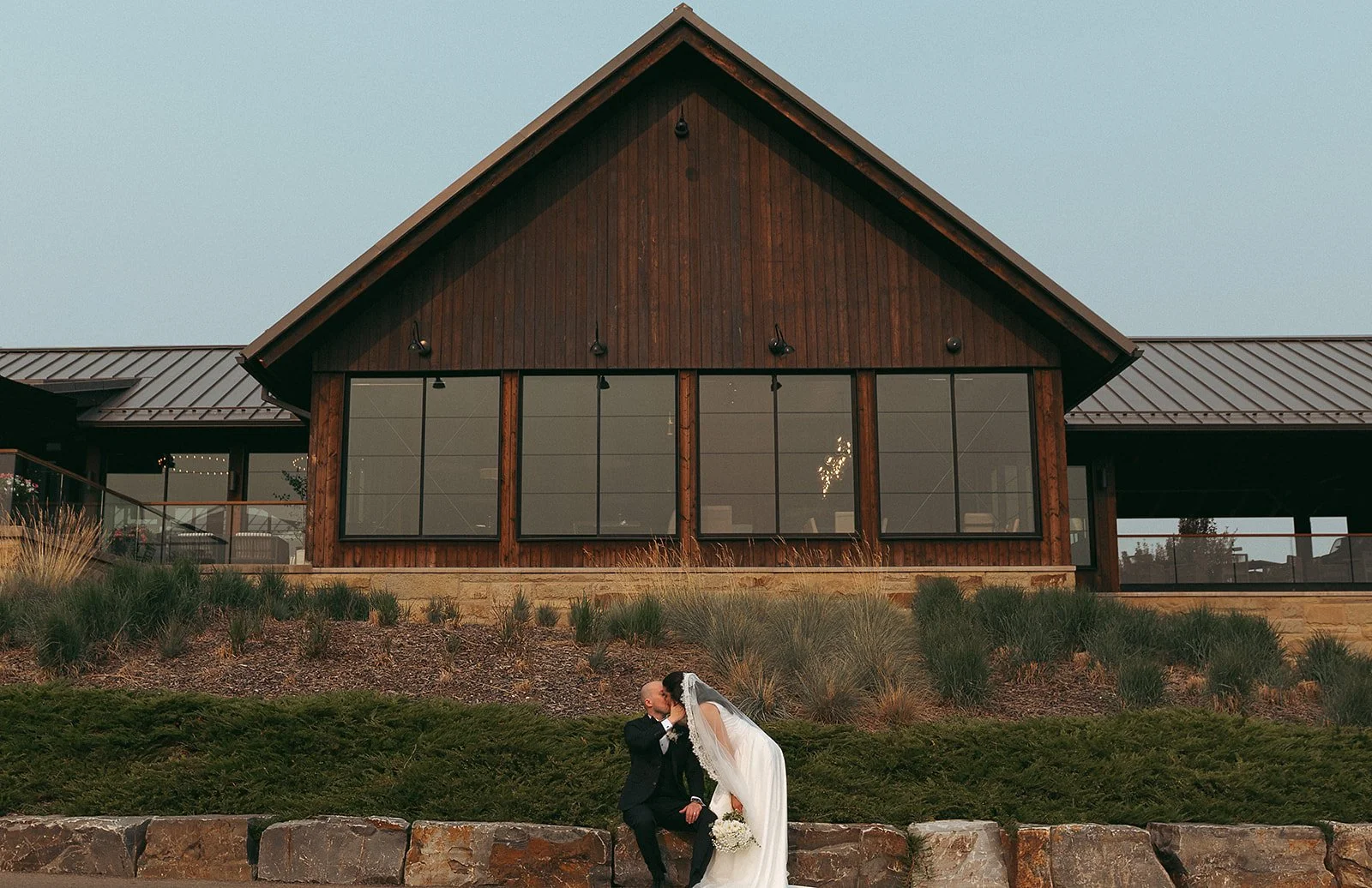 A SUMMER WEDDING AT ONE OF CALGARY’S MOST UNIQUE WEDDING VENUES