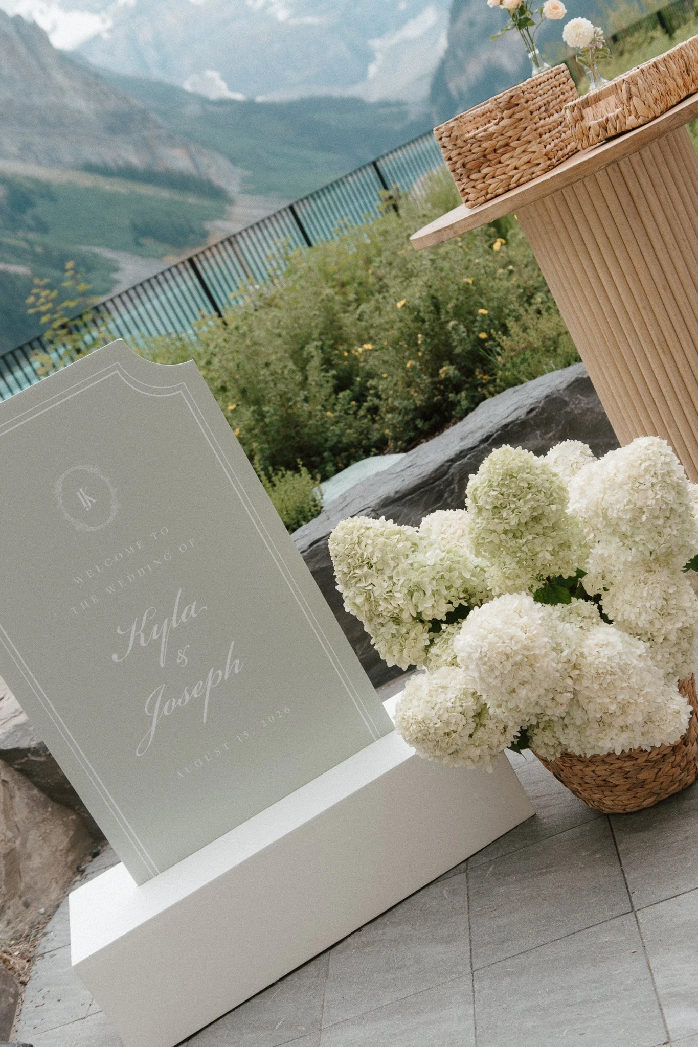 fairmont-lake-louise-wedding-editorial-banff-romantic-documentary-wedding-photography-keara-maria-photography-33.jpg