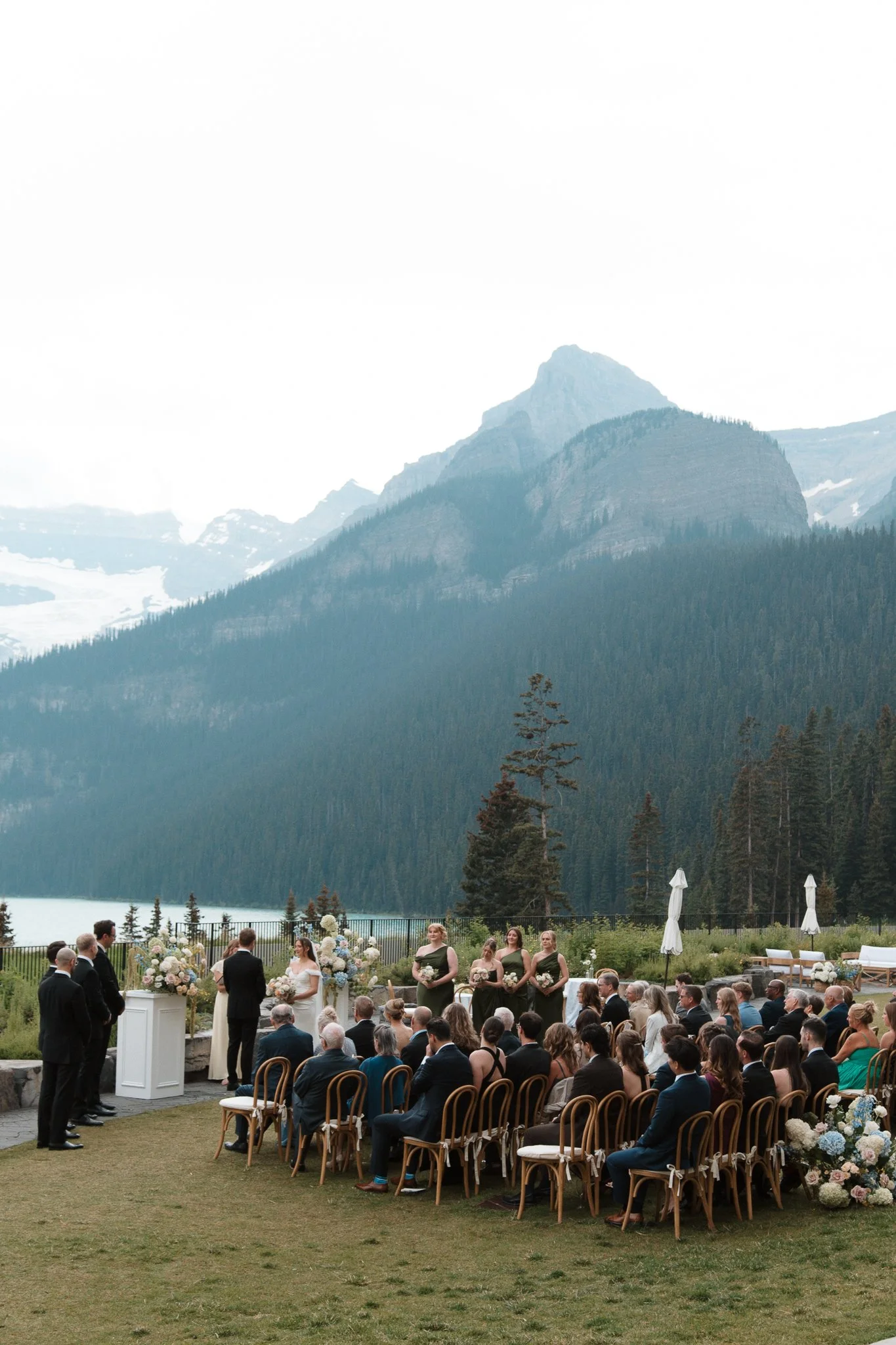 fairmont-lake-louise-wedding-editorial-banff-romantic-documentary-wedding-photography-keara-maria-photography-31.jpg
