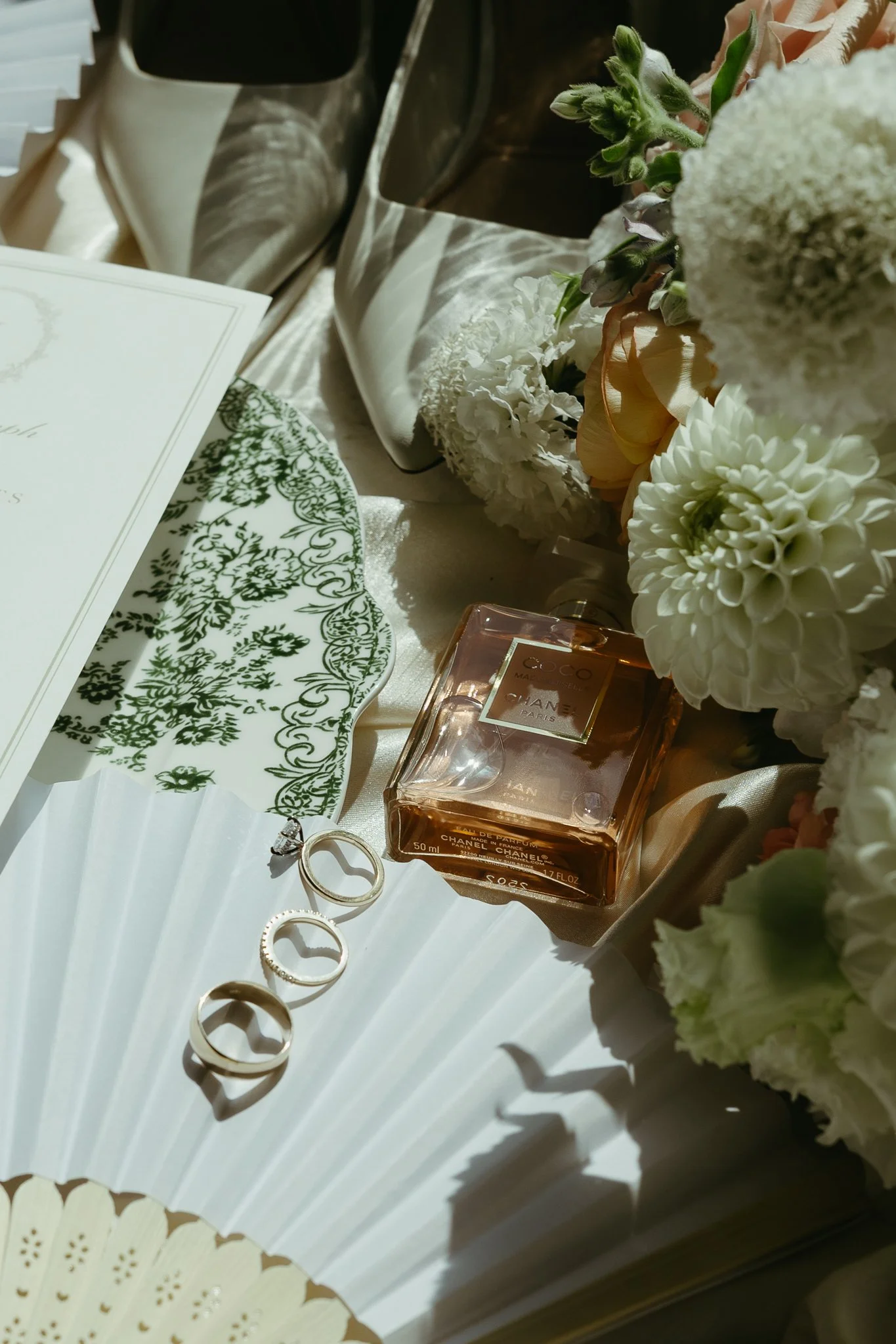fairmont-lake-louise-wedding-editorial-banff-romantic-documentary-wedding-photography-keara-maria-photography-47.jpg