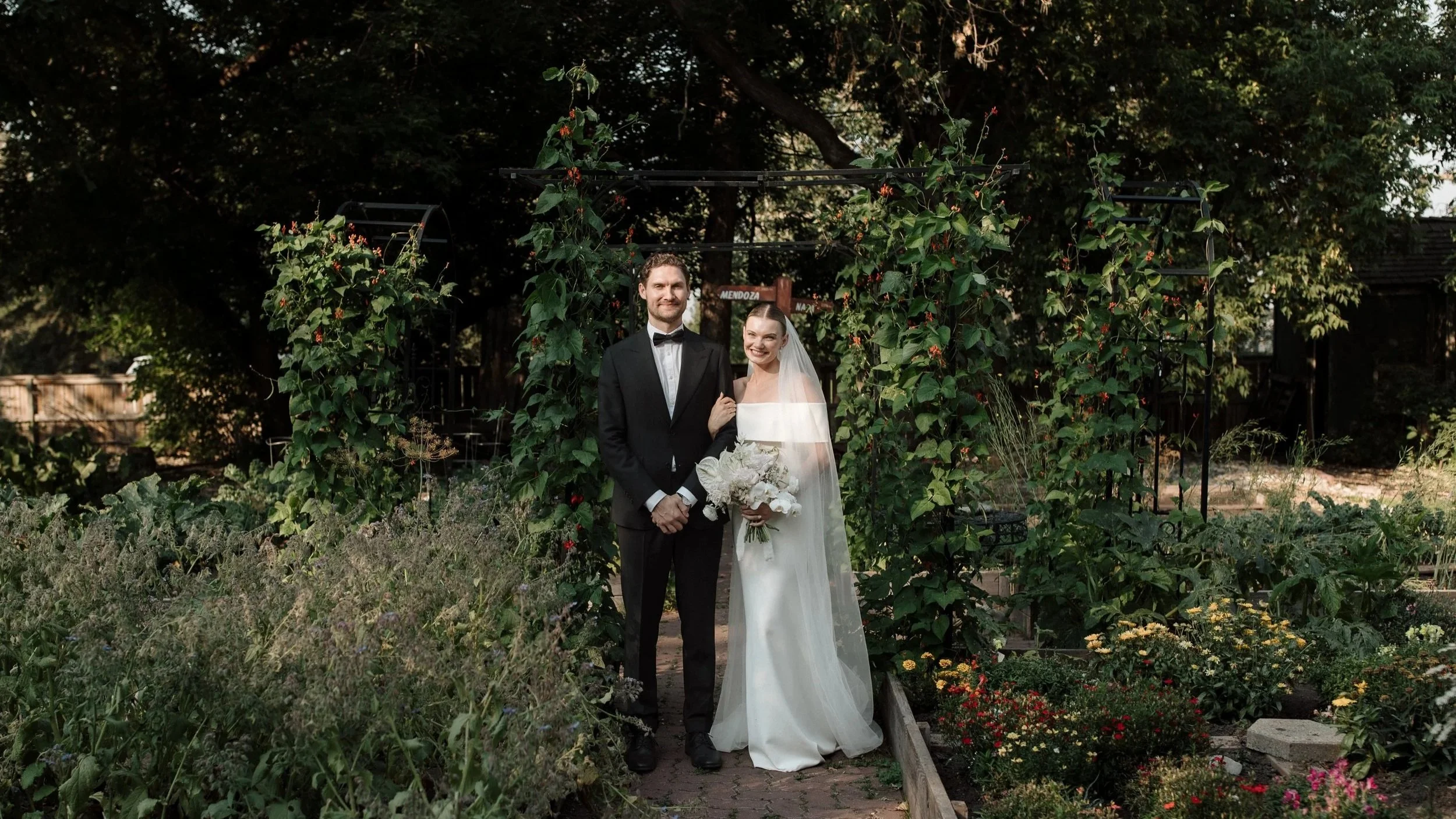 Luxury-Editorial-Wedding-Calgary-Photographer-rouge-yyc-bride-venues-rouge-inglewood-07.jpg