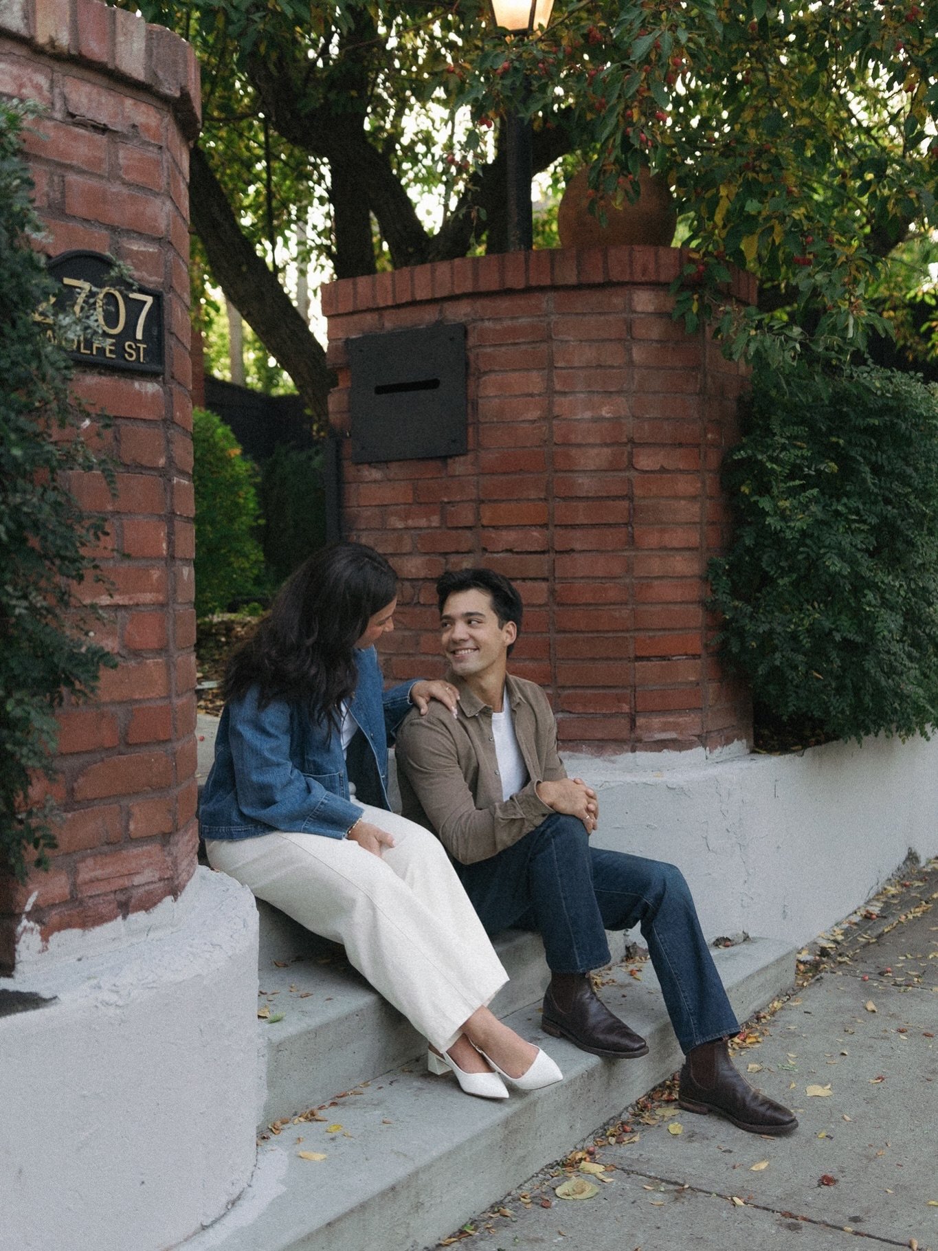 Paige + Henry&mdash;

I can&rsquo;t get over the way that the fall is falling this year, such a beautiful set of engagement photos shot frolicking around Calgary on the perfect September evening with these two 

#engagementphotographer #calgaryphotog