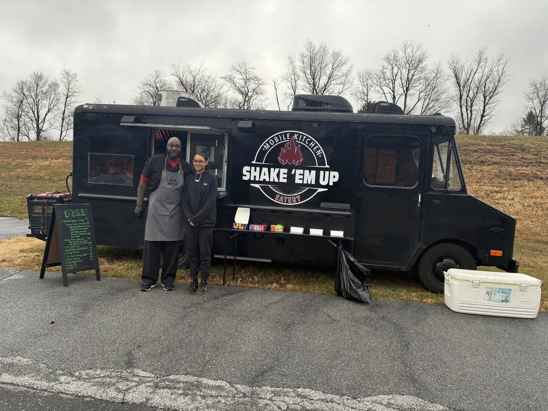 shake em up food truck.jpg