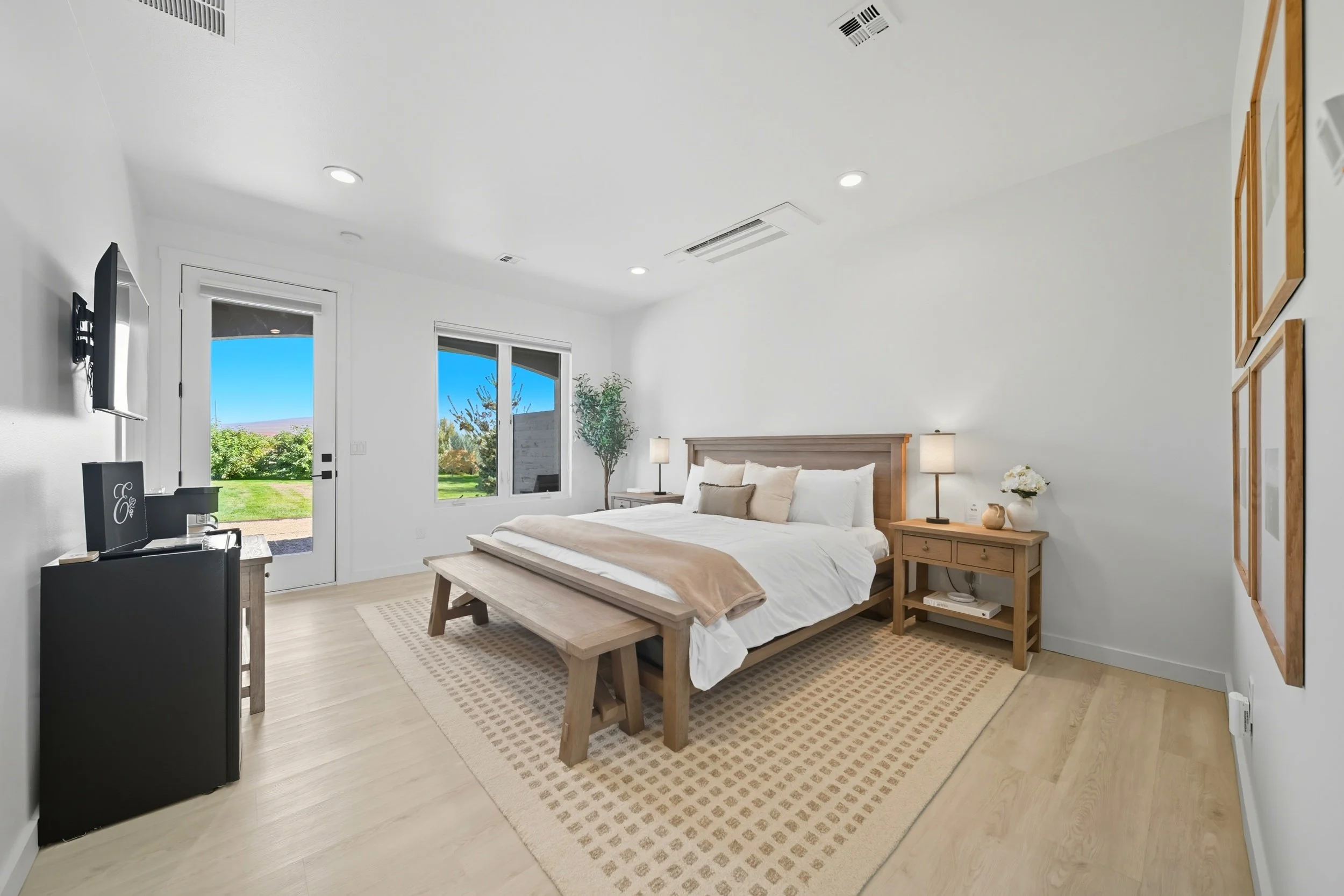 Santinella's Suite
