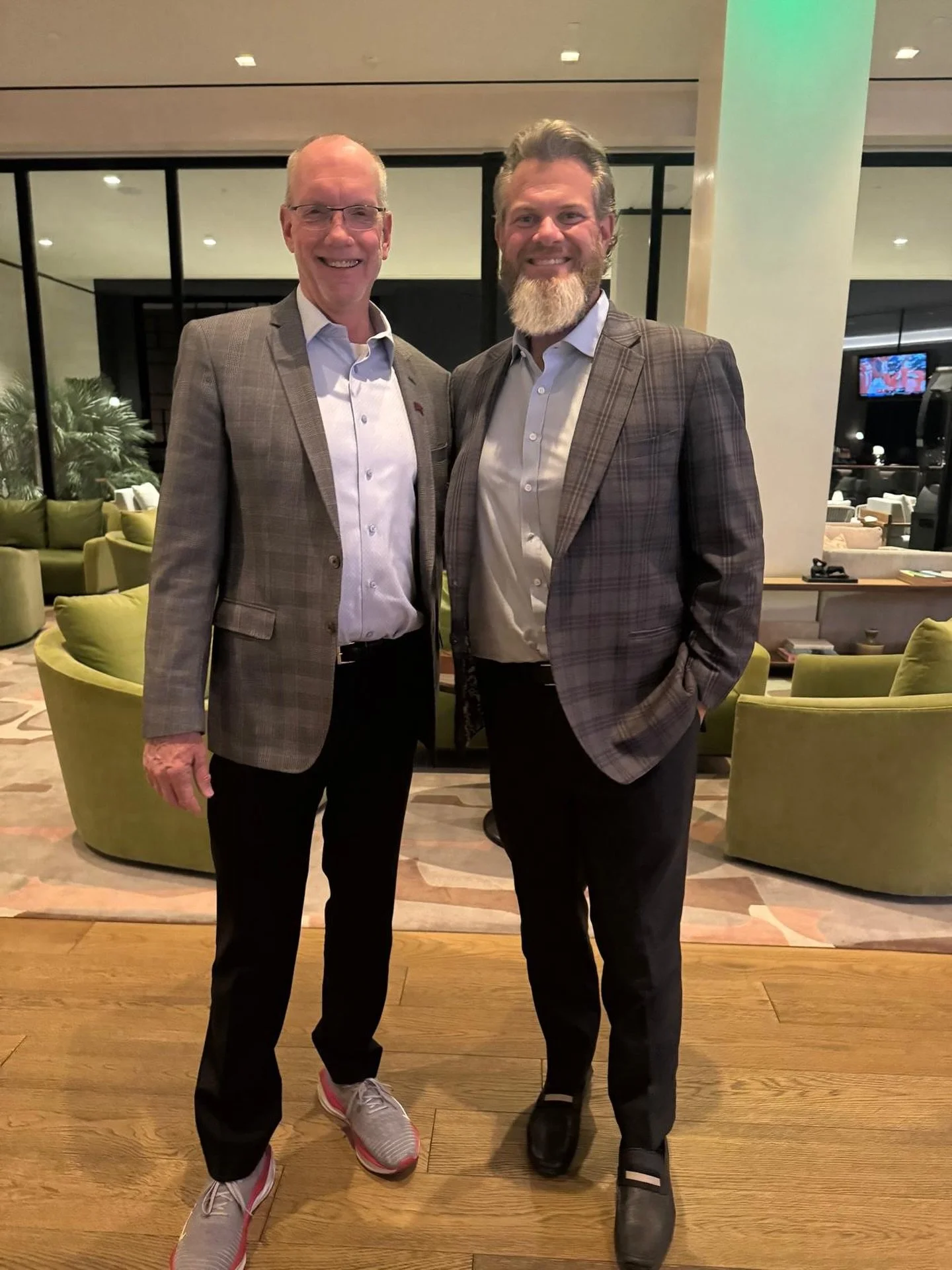 Always a pleasure to have dinner with Dr. Chris Heavey, President of UNLV, to talk about the college we love and how the County Commission can help strengthen our higher education! Amazing things in the works! #thomasandmack #unlv