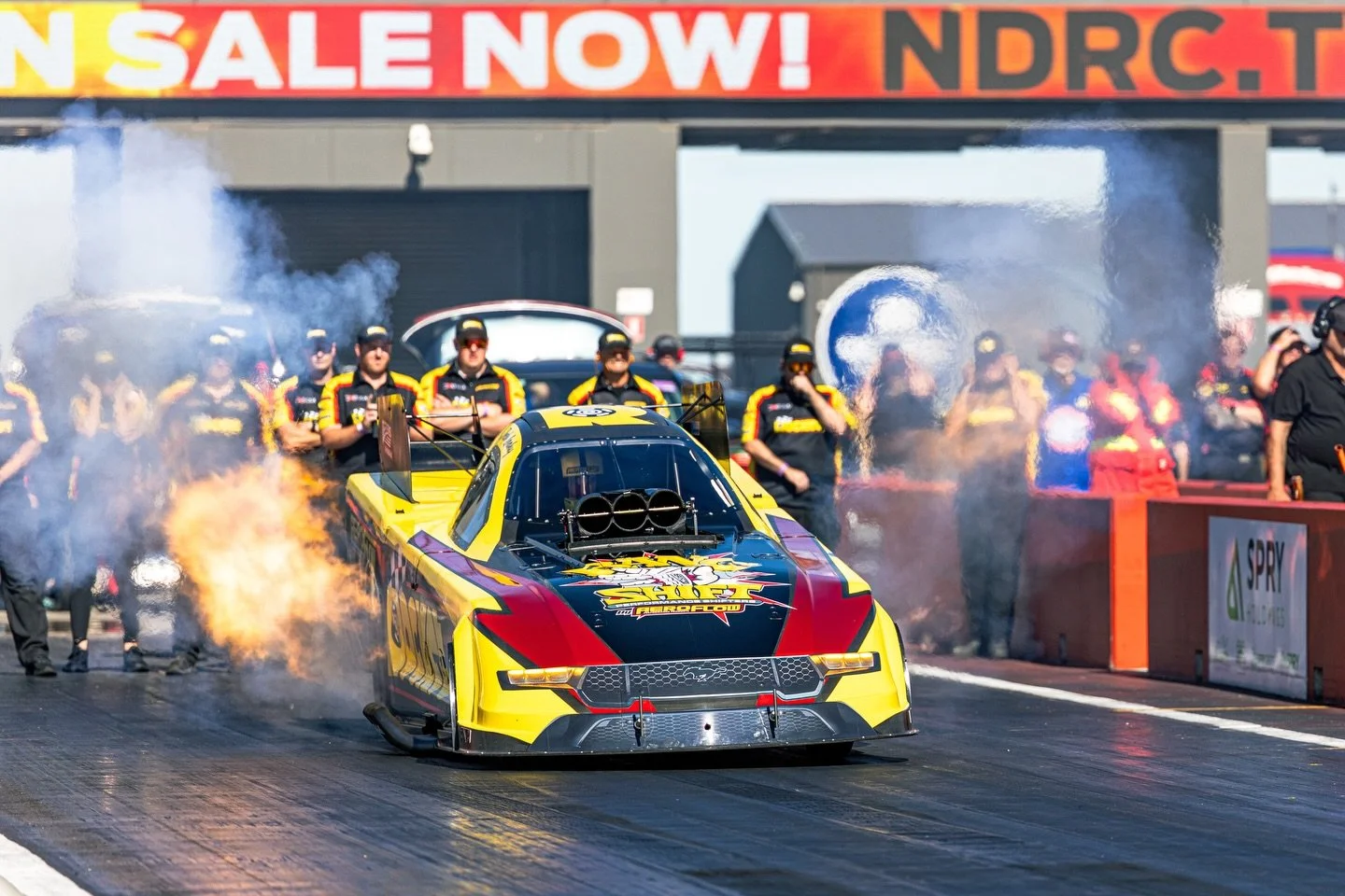 If the price of unleaded fuel is starting to hit your wallet, it might be time to convert to nitro. 

Plenty more photos still to come from the @dragwayatthebend Riverbend Nationals 
.
.
.
#rbnats26 #dragracing #nitro
