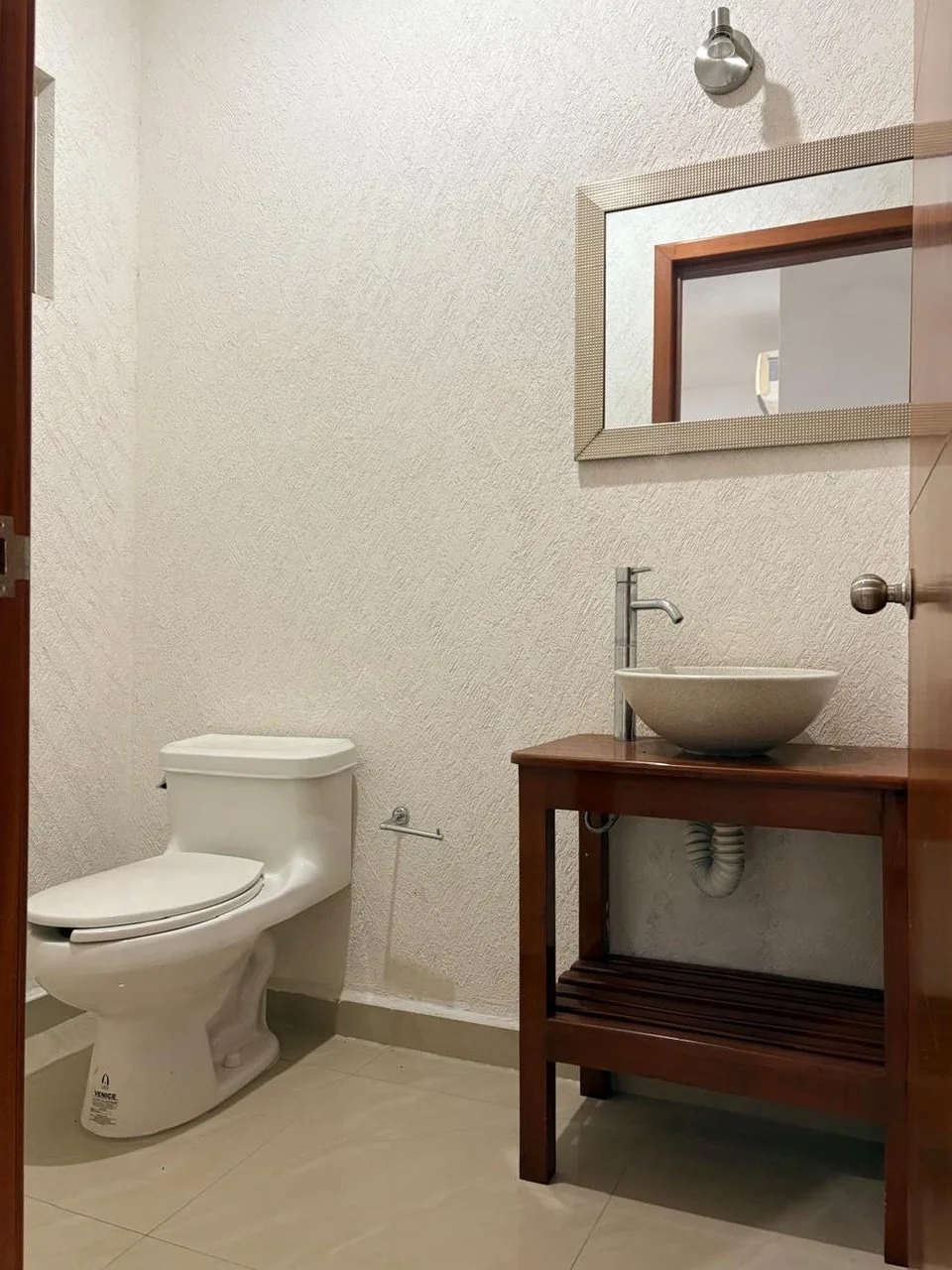 MEDIO BAÑO NIV.jpg