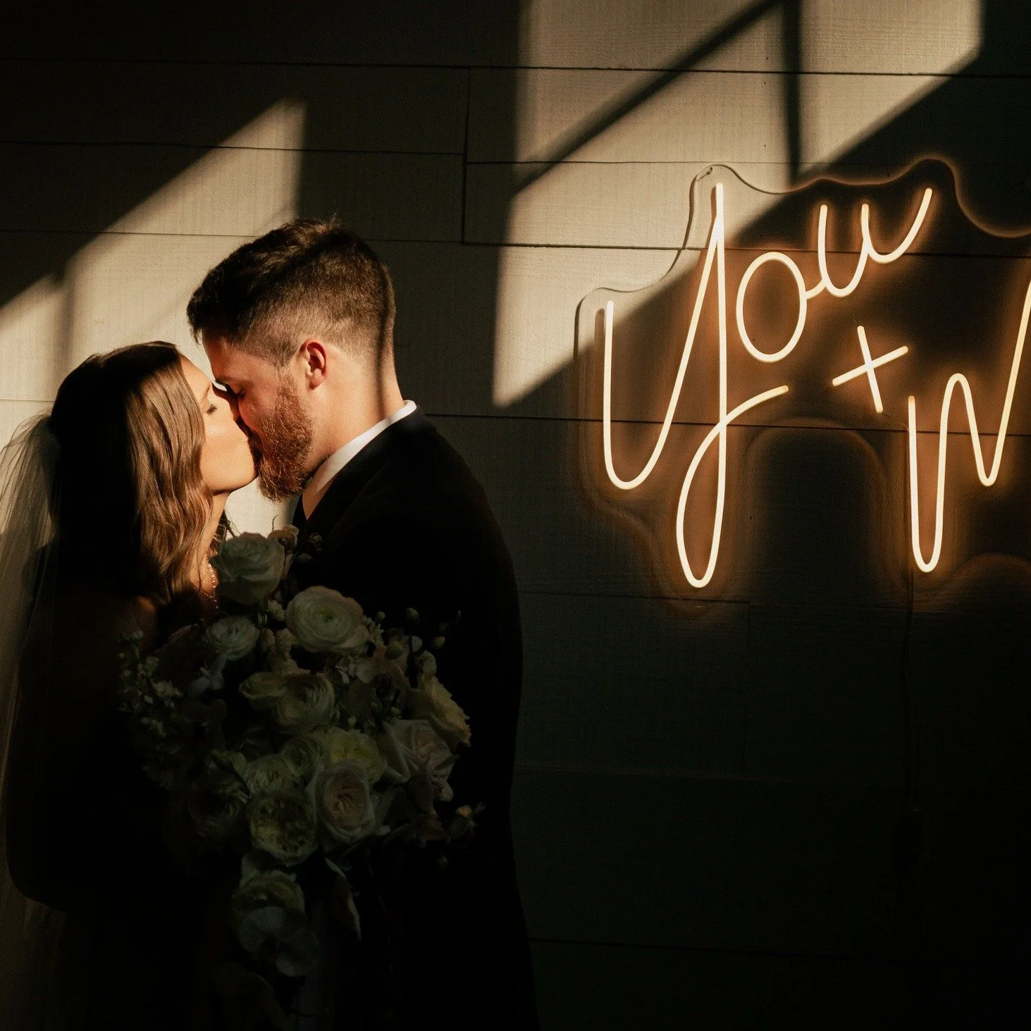 It&rsquo;s the little things like the textures, the tones, the way they move together that turned every frame into perfection. Thoughtful details, effortless chemistry, and suddenly&hellip; every shot is a chef&rsquo;s kiss 🩷

Venue: @hiddenspringsv