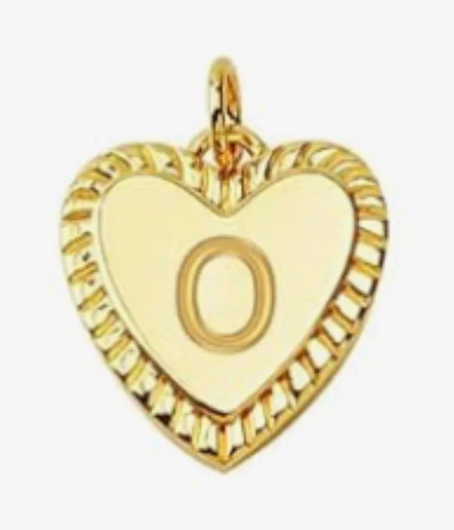 Gold heart initial charm pendant with engraved letter - O
