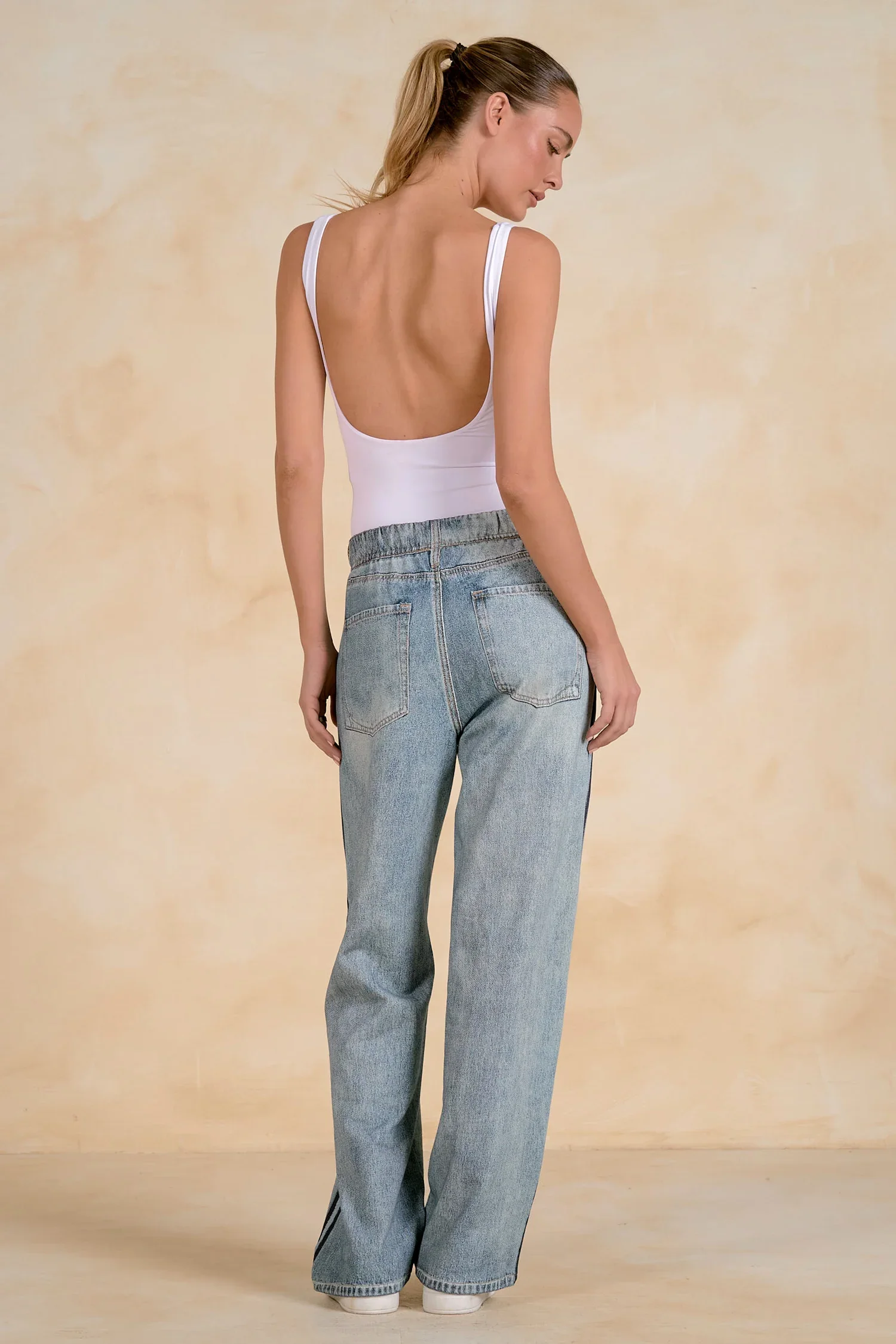 JF2399_BL_0007.webp