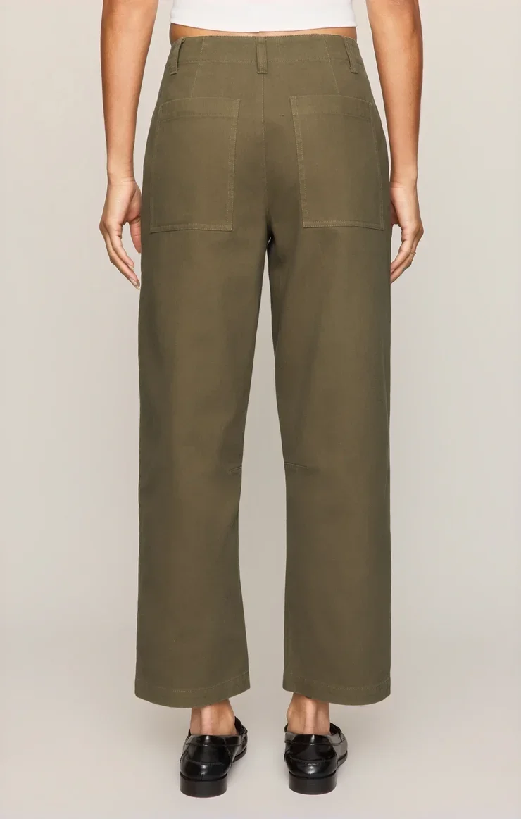 ZP264754_GOV_BACK_ca1fafe5-7fa8-4a9f-af26-315f6f1275c7_740x.webp