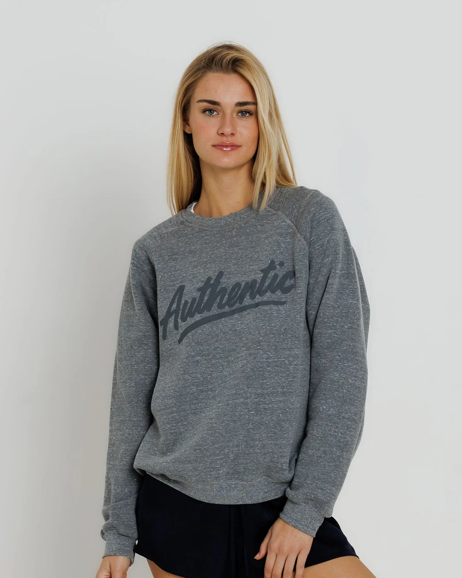 authentic-raglan-crew-02-close-up.webp
