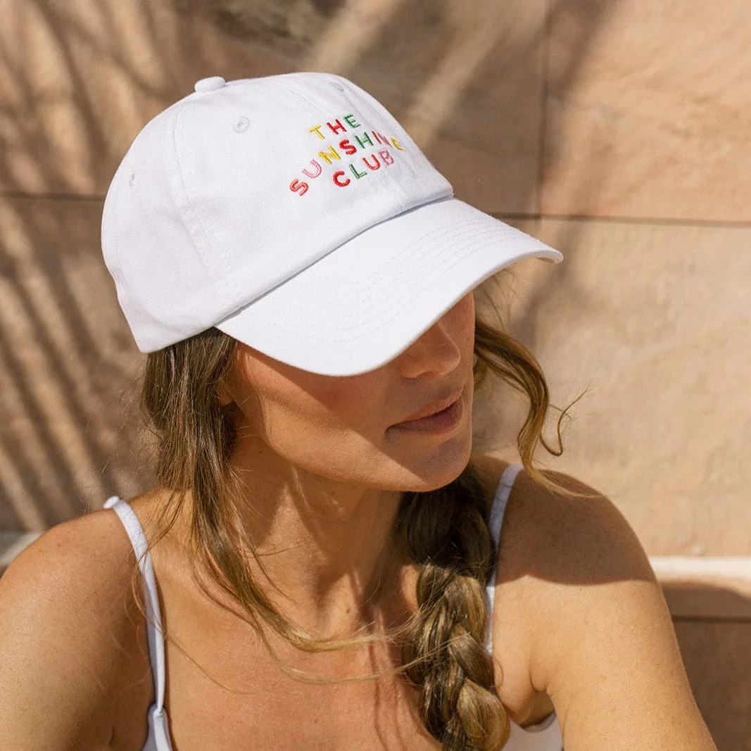 sunshine-tienda-rainbow-embroidered-sunshine-club-baseball-hat-1171945805.webp