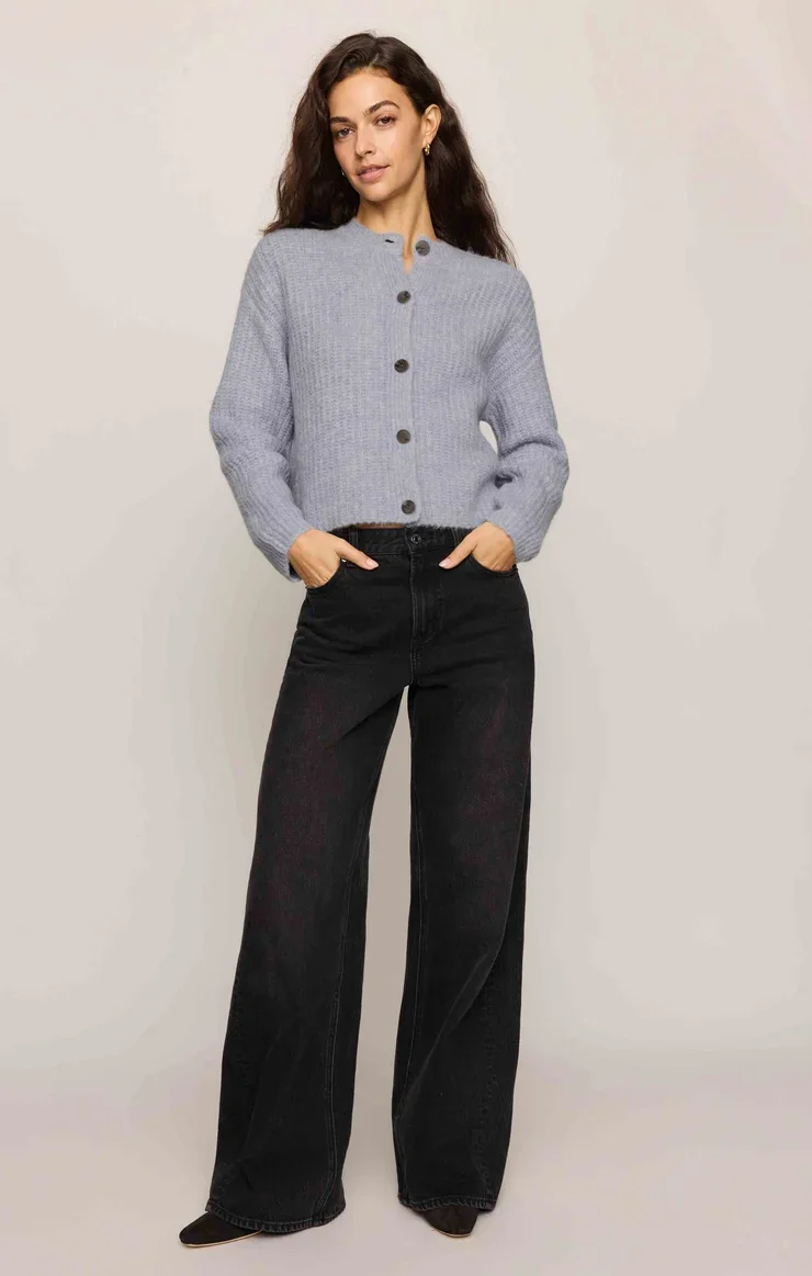 ZW264116_SVL_FB_740x.webp