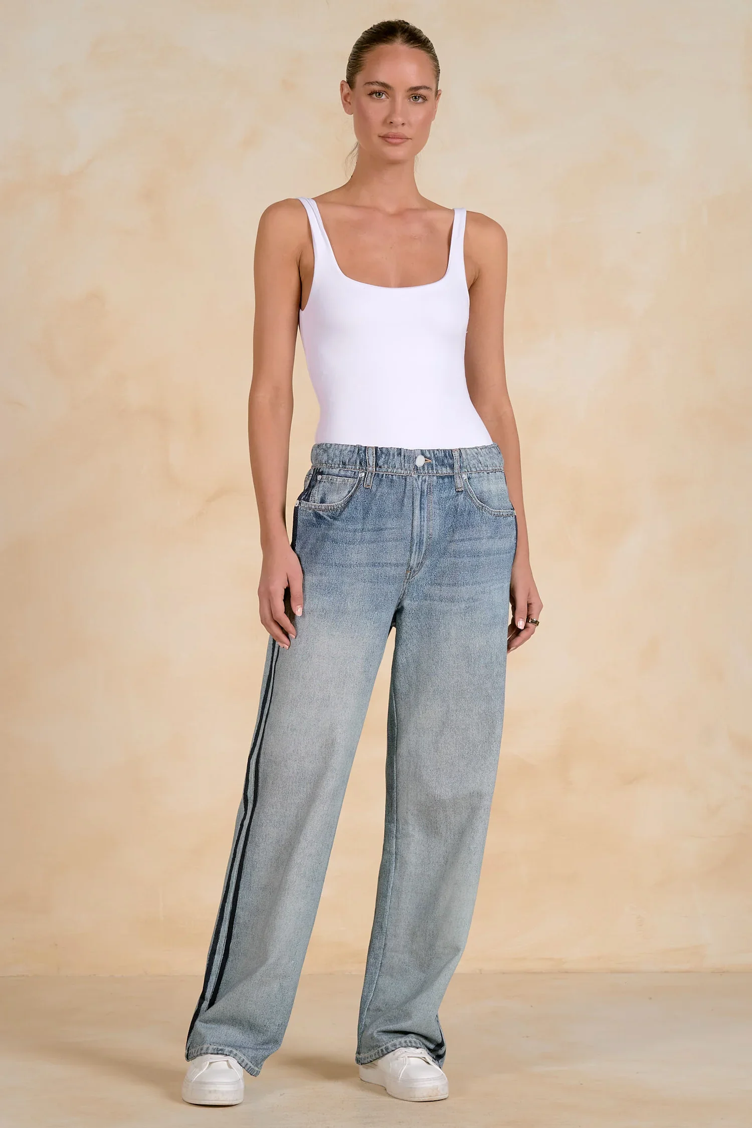 JF2399_BL_0001.webp