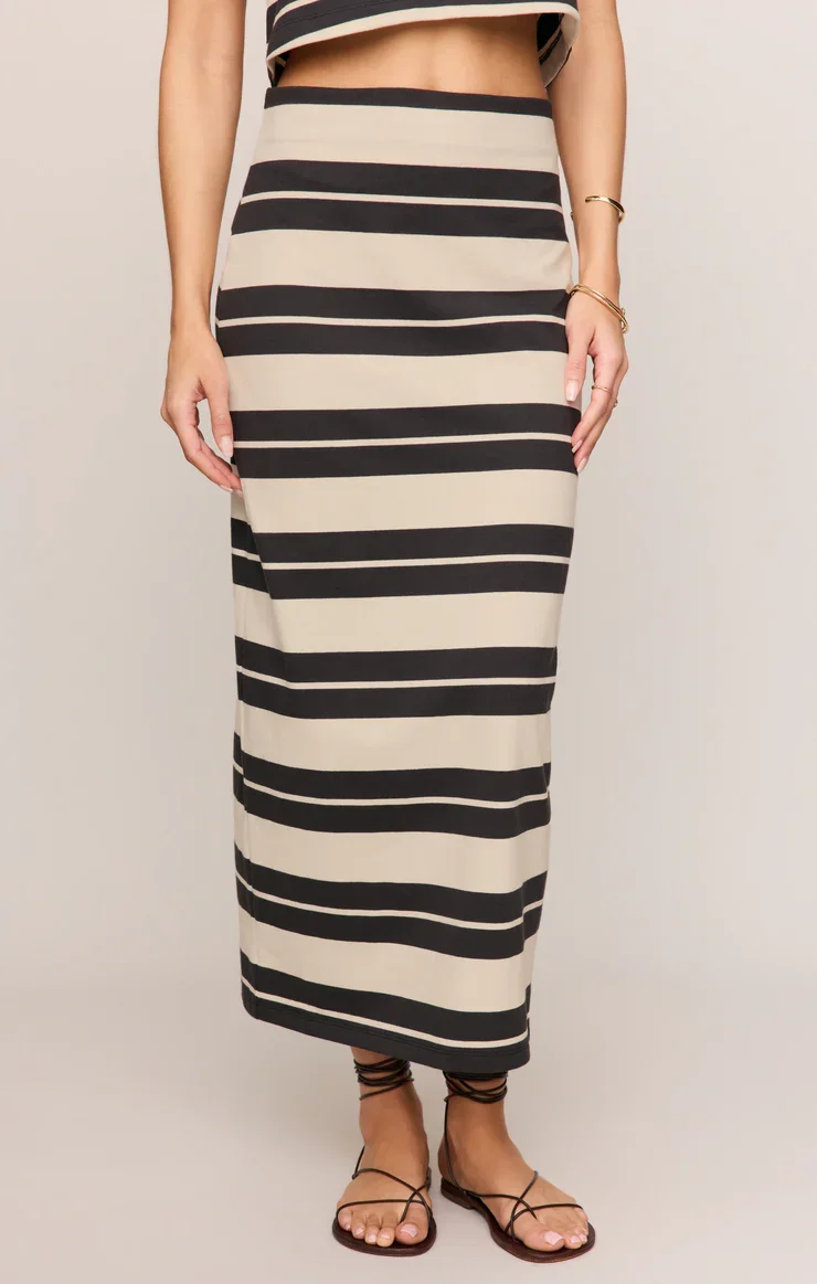 ZK263220_AHK_FRONT_740x.webp