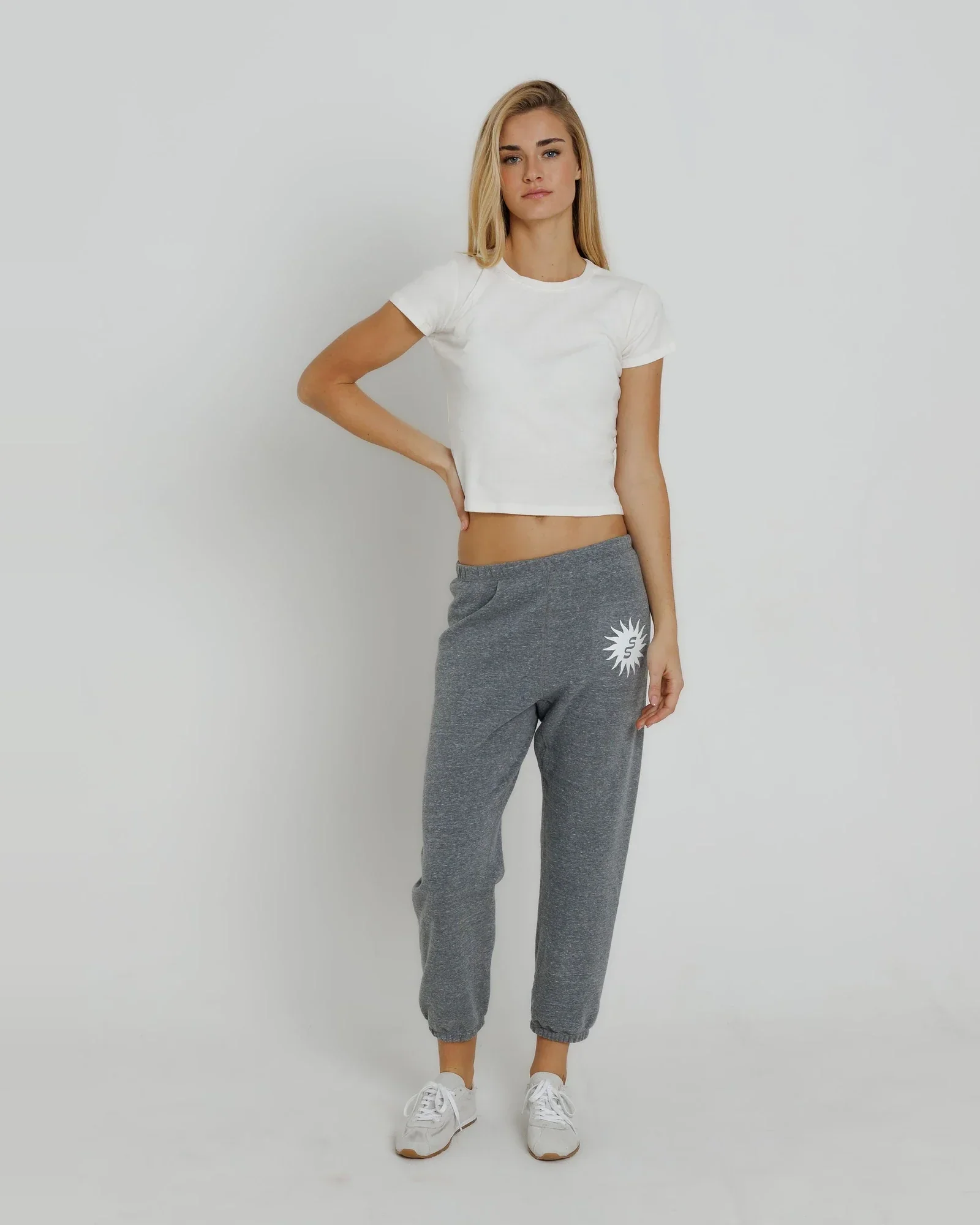 everyday-sweatpant-fleece-heather-grey-19-additional.webp