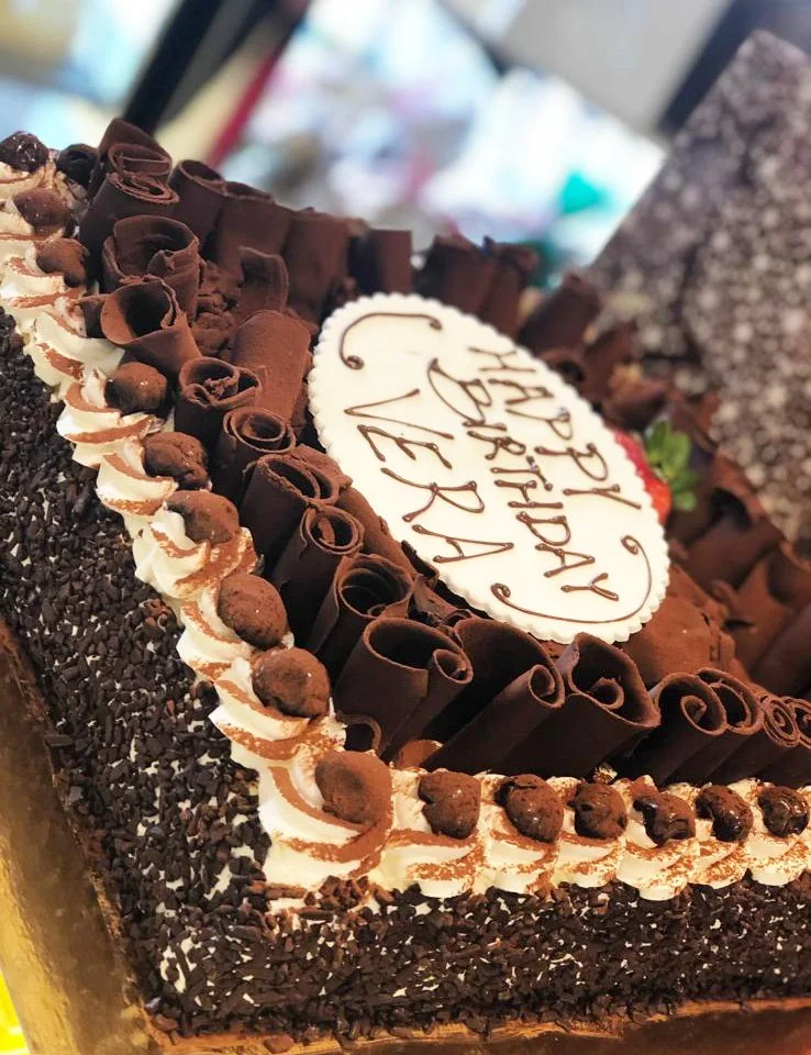 custom cake8.jpg