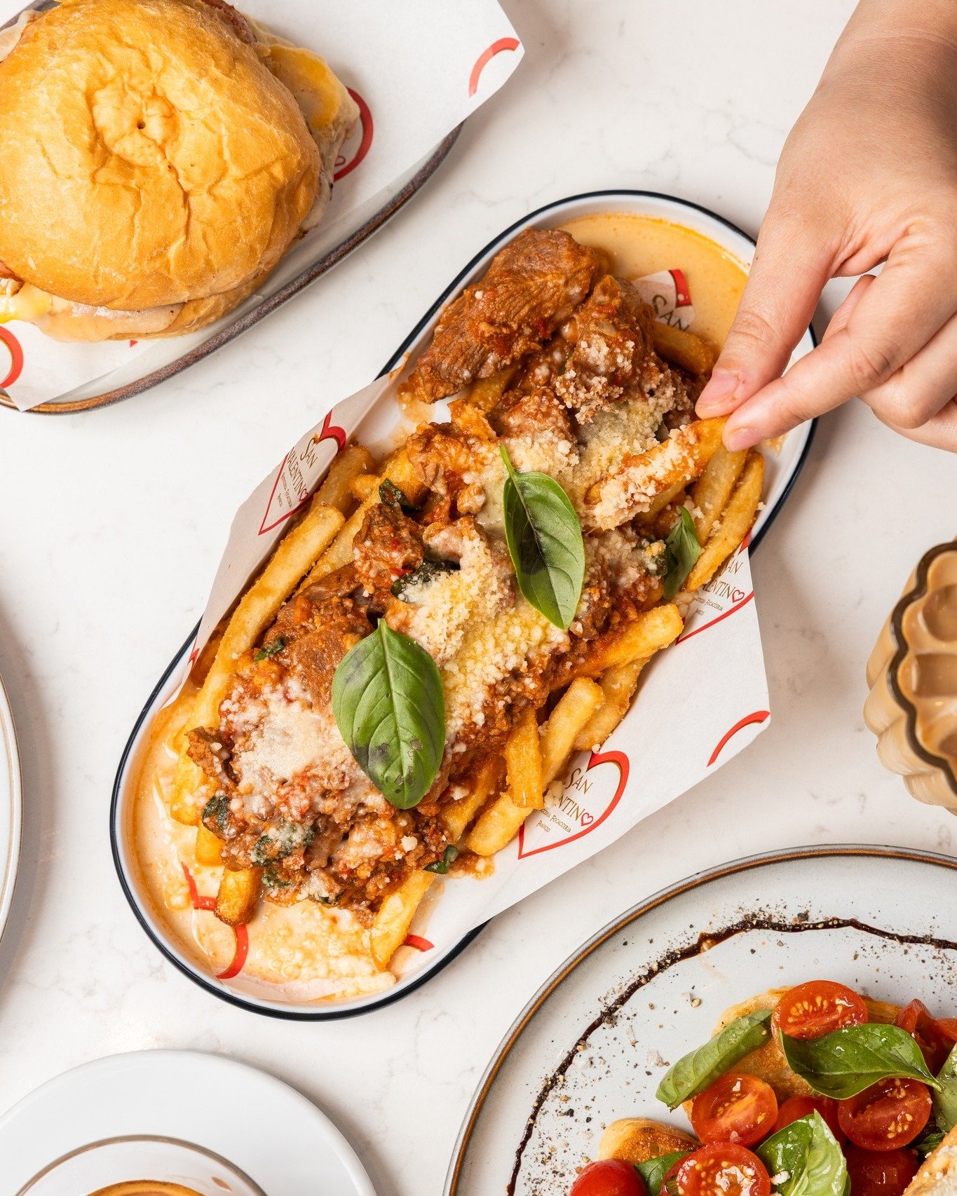 Midday cravings, solved! 😋

Taste our menu, packed with loaded fries, pasta, pizza &amp; more.

#sanvalentino

#sydneyfood #sydneybakery #sydneyfoodies #sydneylunch #sydneyeats