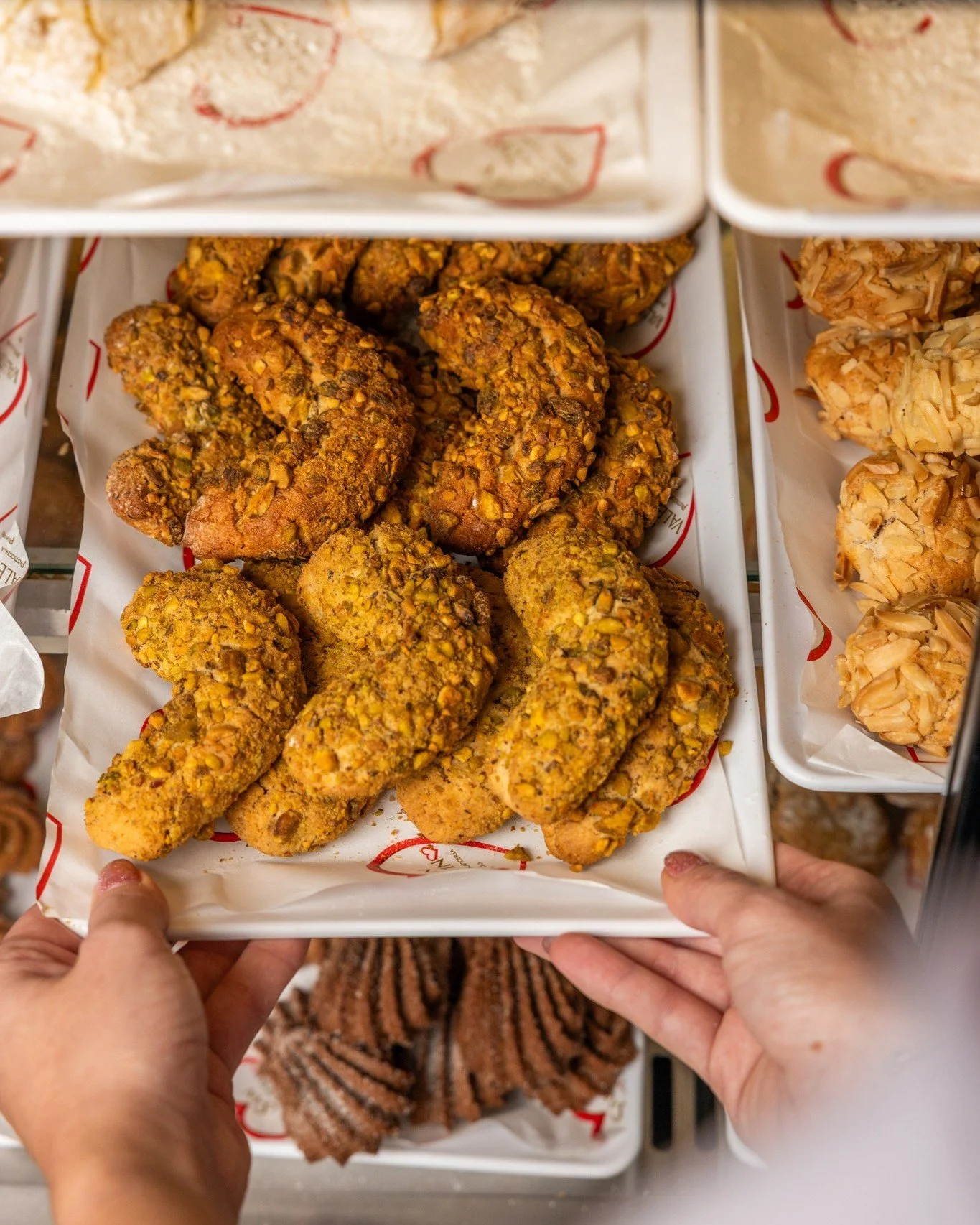 A little treat that keeps you coming back! 🤍

We love seeing familiar faces and hearing that you&rsquo;re trying something new each visit.

#sanvalentino

#sydneyfood #sydneybakery #sydneyfood #sydneyfoodies #sydneypastries