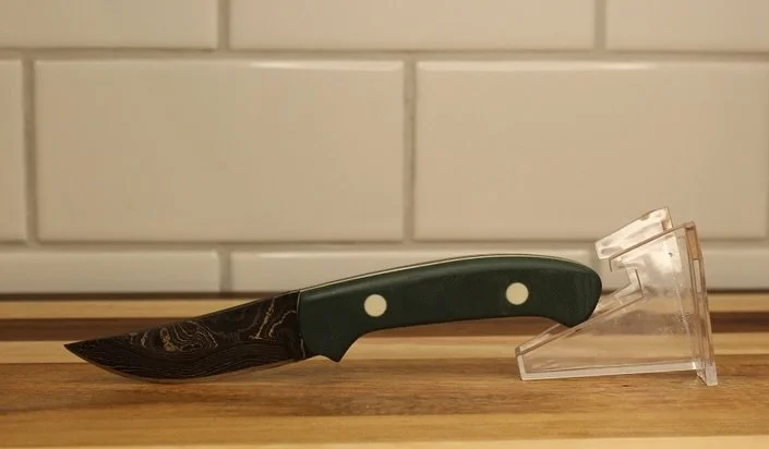 A Blade That Belongs In East Lansing 🗡️📣

#gogreen #EDCknife #customknives #madeinusa #knife #cuttingboard #usa🇺🇸 #CKKnifeCompany #CKKC #michigan #mi #grandrapids #traversecity #ludington #eastlansing