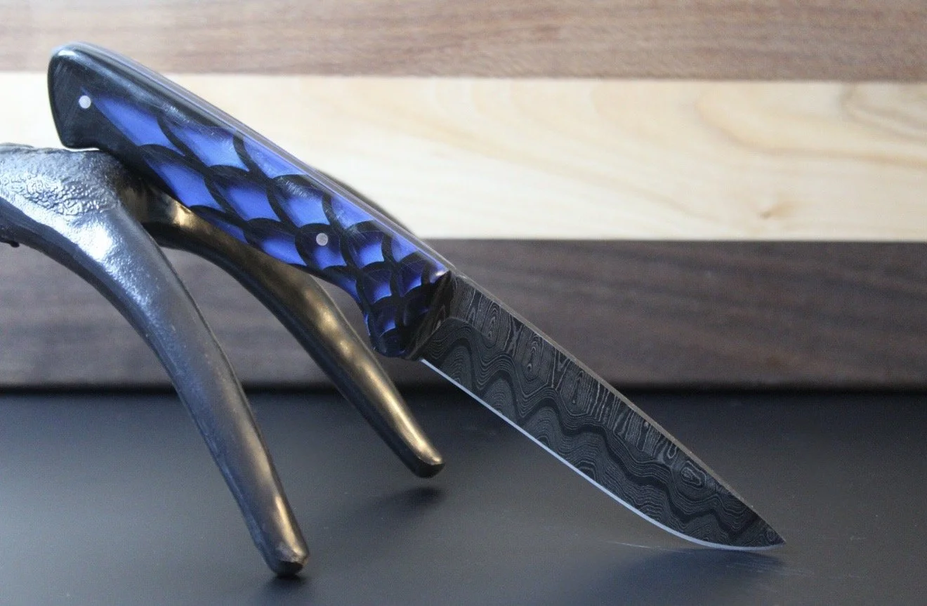A close-up of our "pantera" with epoxy handles