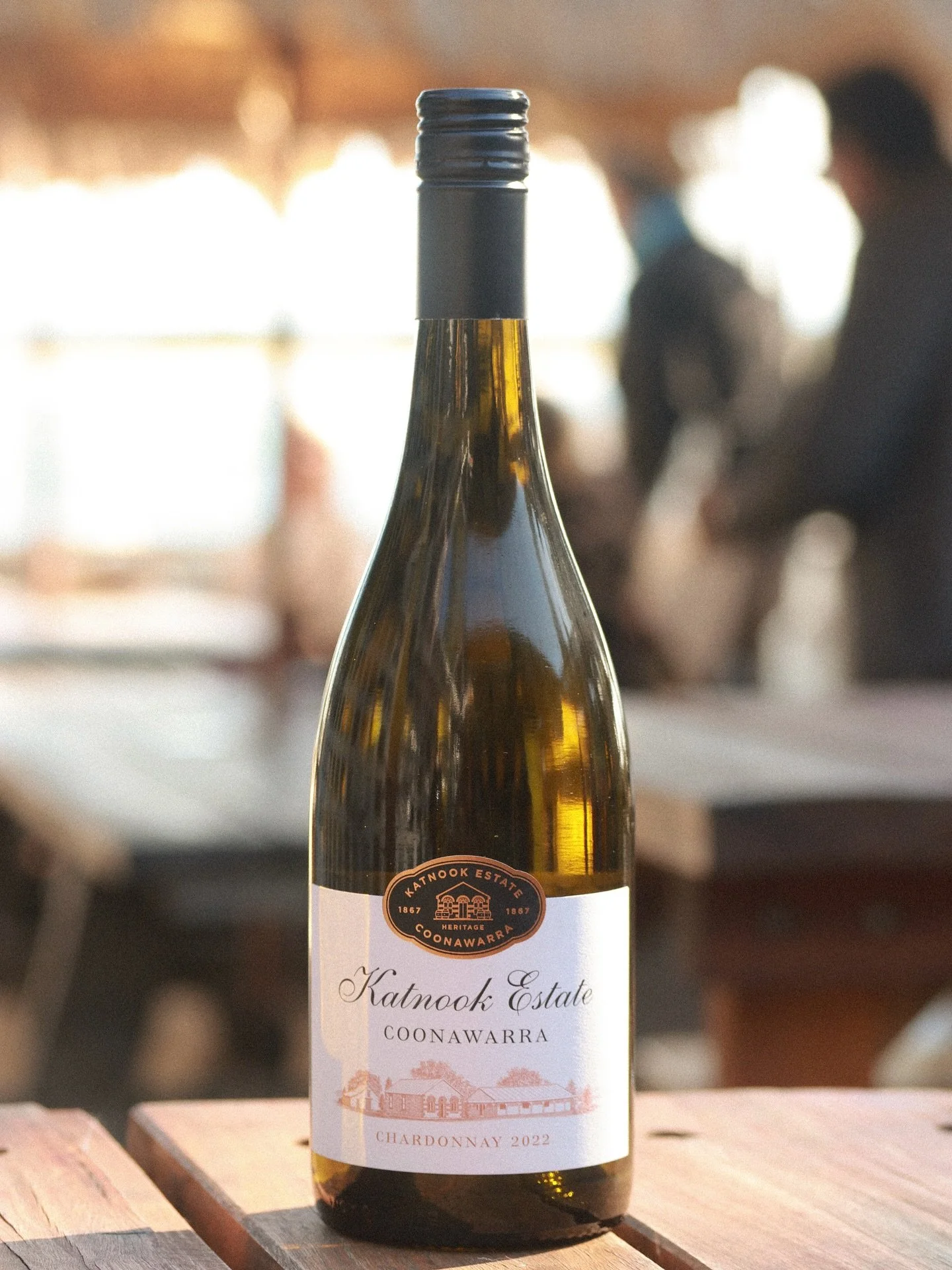 Not your average Chardy &mdash;
Think peach skin, citrus and cashew butter | 
elegant with a little edge, this is Katnook Estates Coonawarra Chardonnay 🏝️

#littleshackportmac