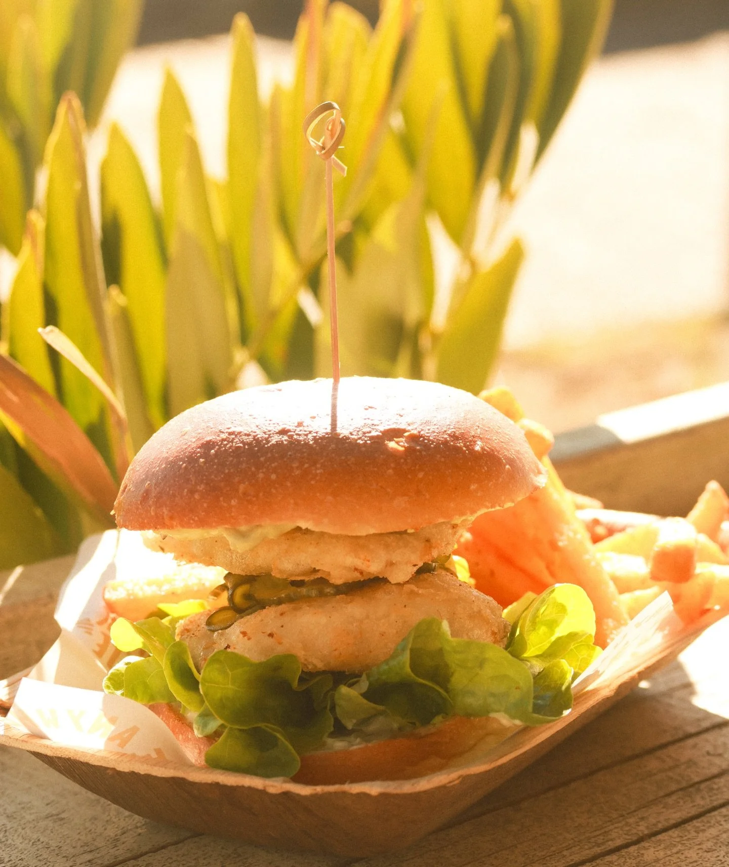 Get it while it&rsquo;s hot &mdash; 
Last wknd for the fish sando&hellip; our nu summer menu drops next week 🌺🏝️

#littleshackportmac #summer #newmenu #littleshack #midnorthcoast
