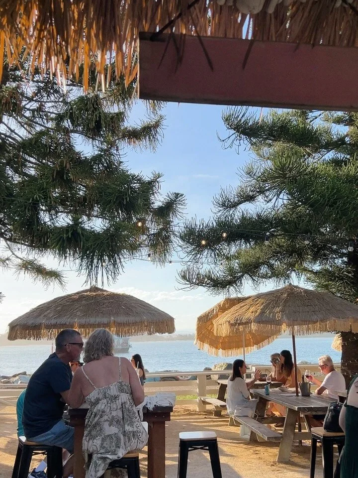 WKND @ LS 🏝️🌺

hot days, gorg sunsets, function feeds + lots of little moments in between.

summer is in the air and we&rsquo;re officially opening from 6am from here on out ☕️🌴

p.s don&rsquo;t forget &mdash; snap a PRS x LS 🌶️🥭 or LS canned dr